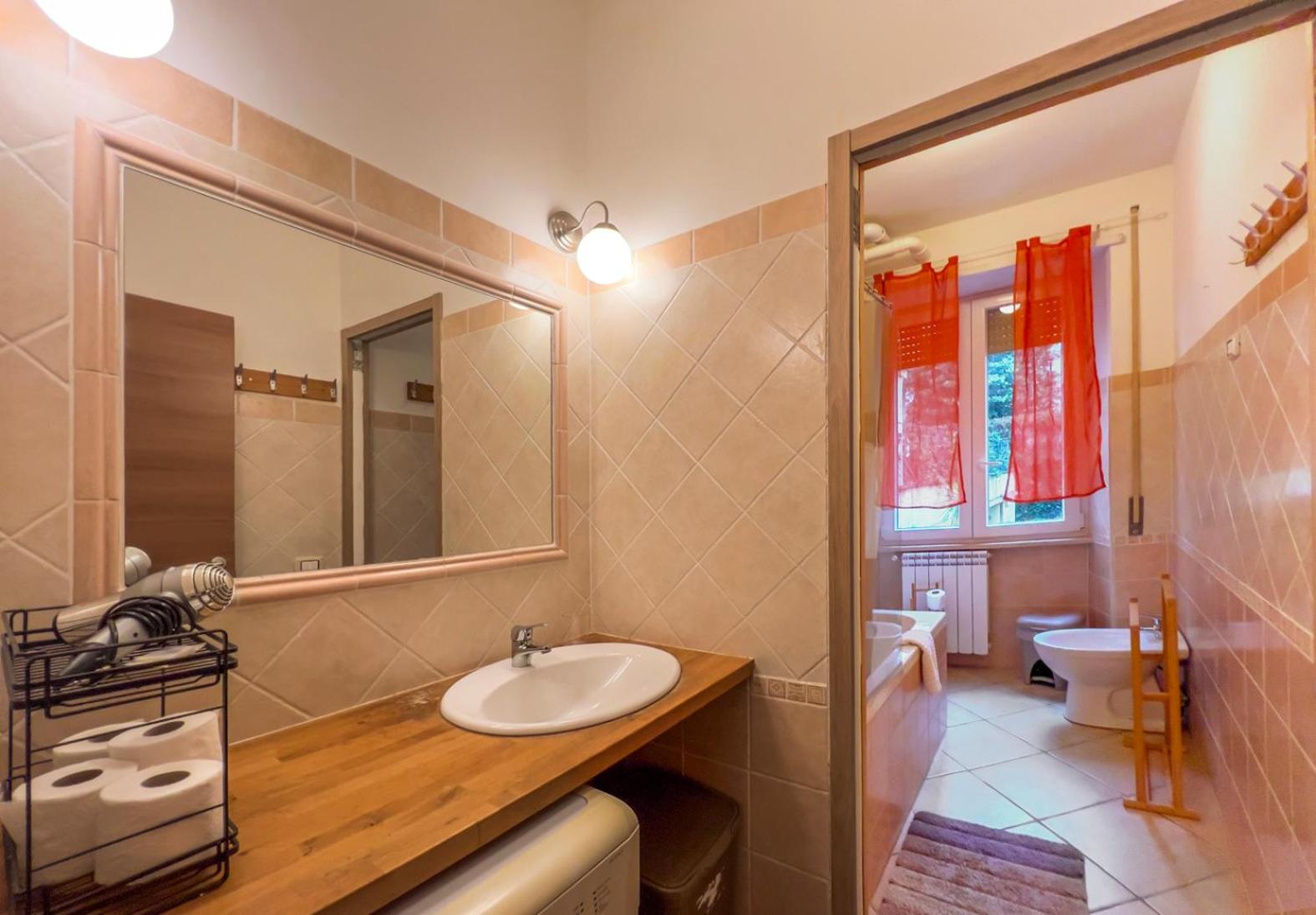 Spacious Apartment near St Peter's Church