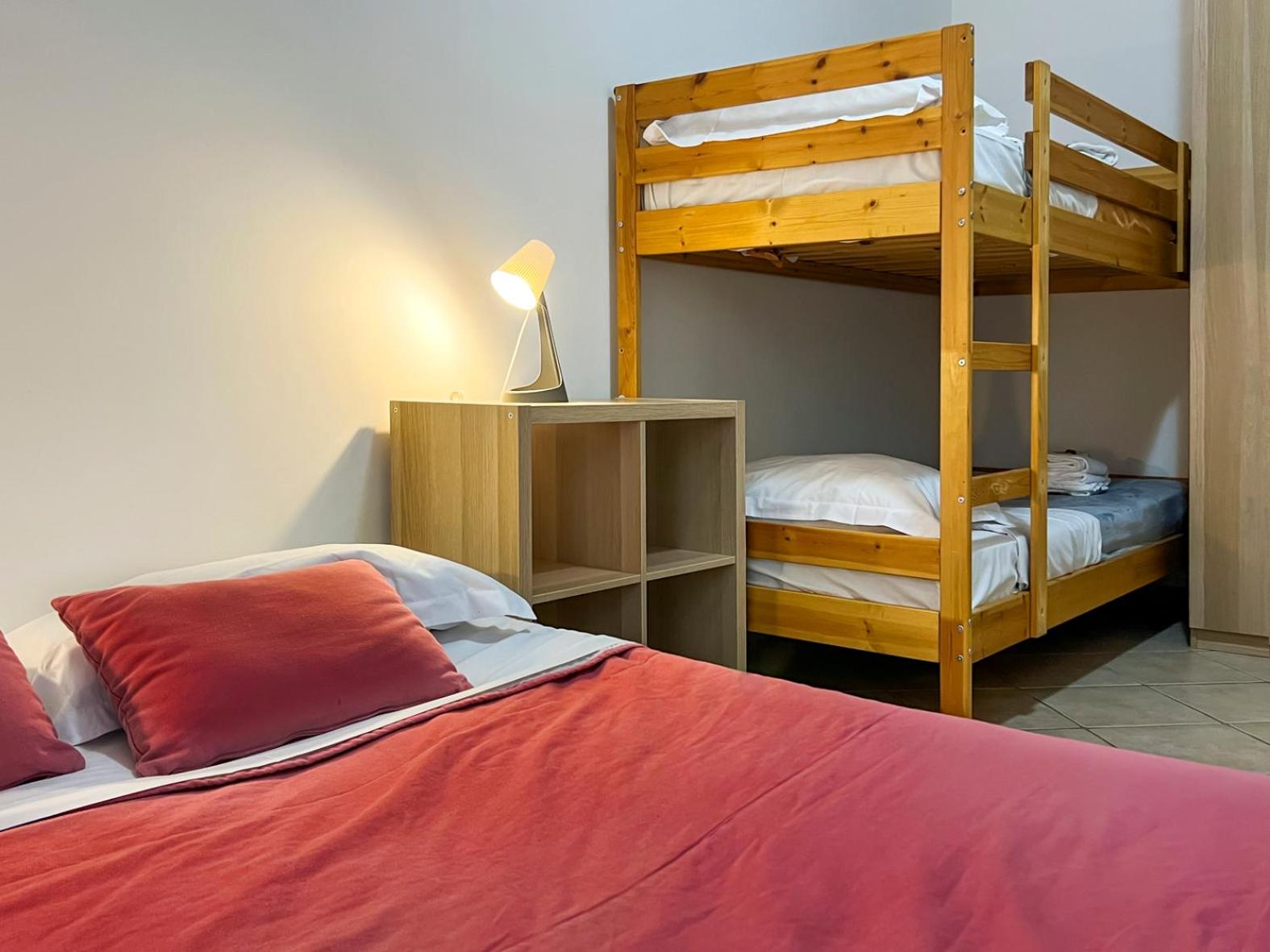 Spacious Apartment near St Peter's Church