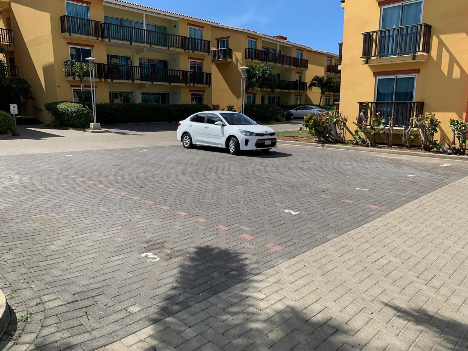 Beach front luxury living - 2 bedroom condo with sea view