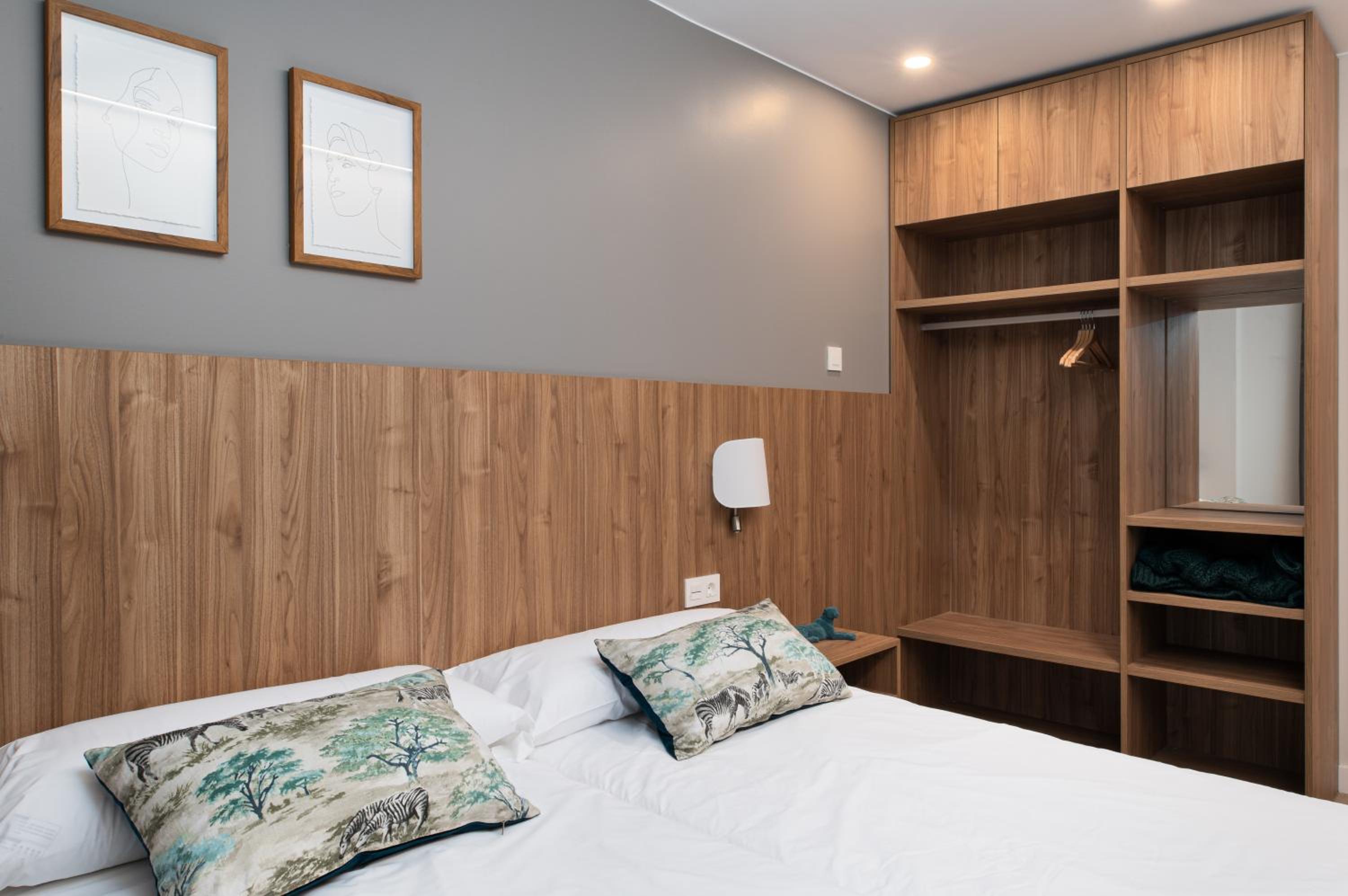 Apartamentos Torre del Reloj