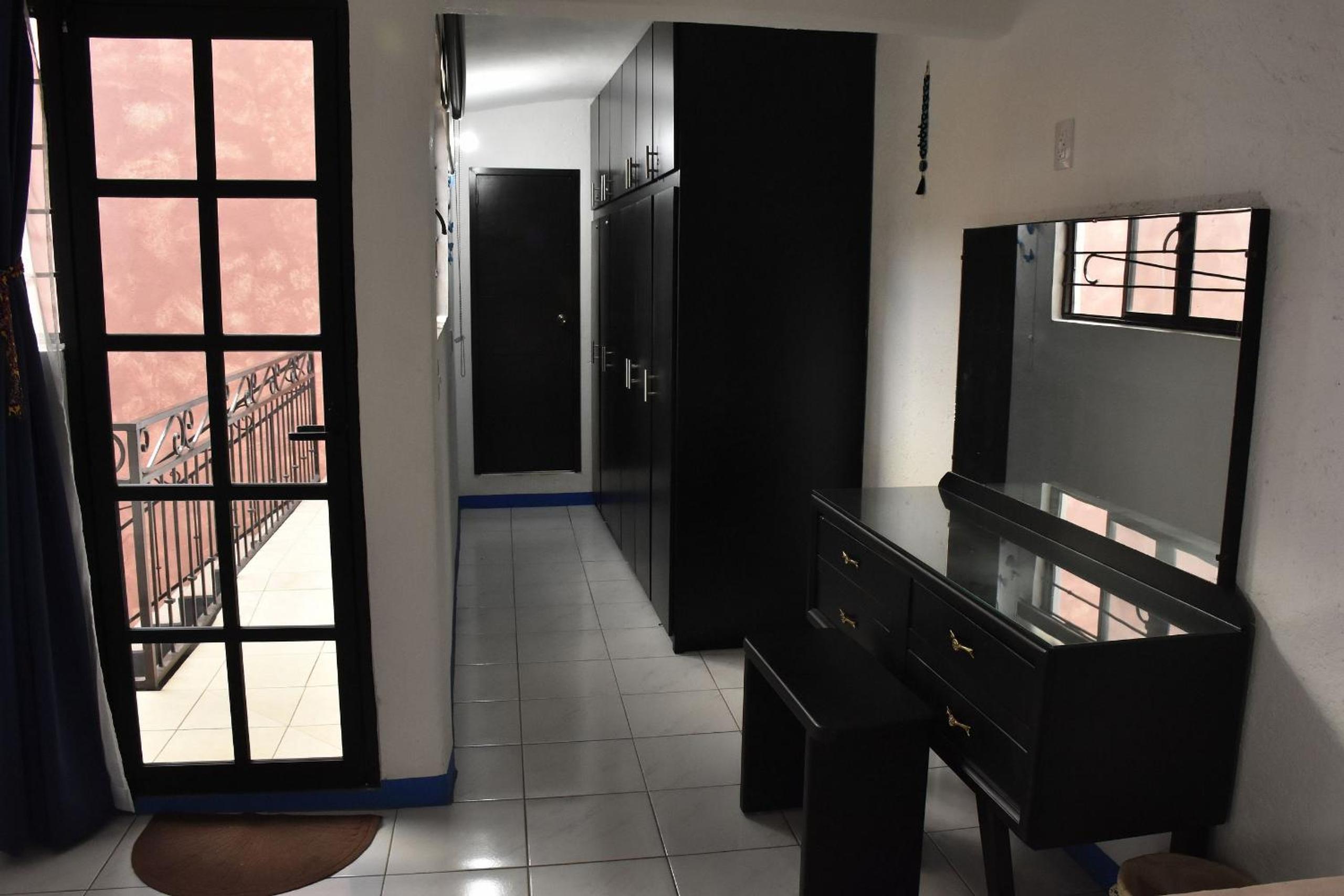 Casa Gris Alemán view 3