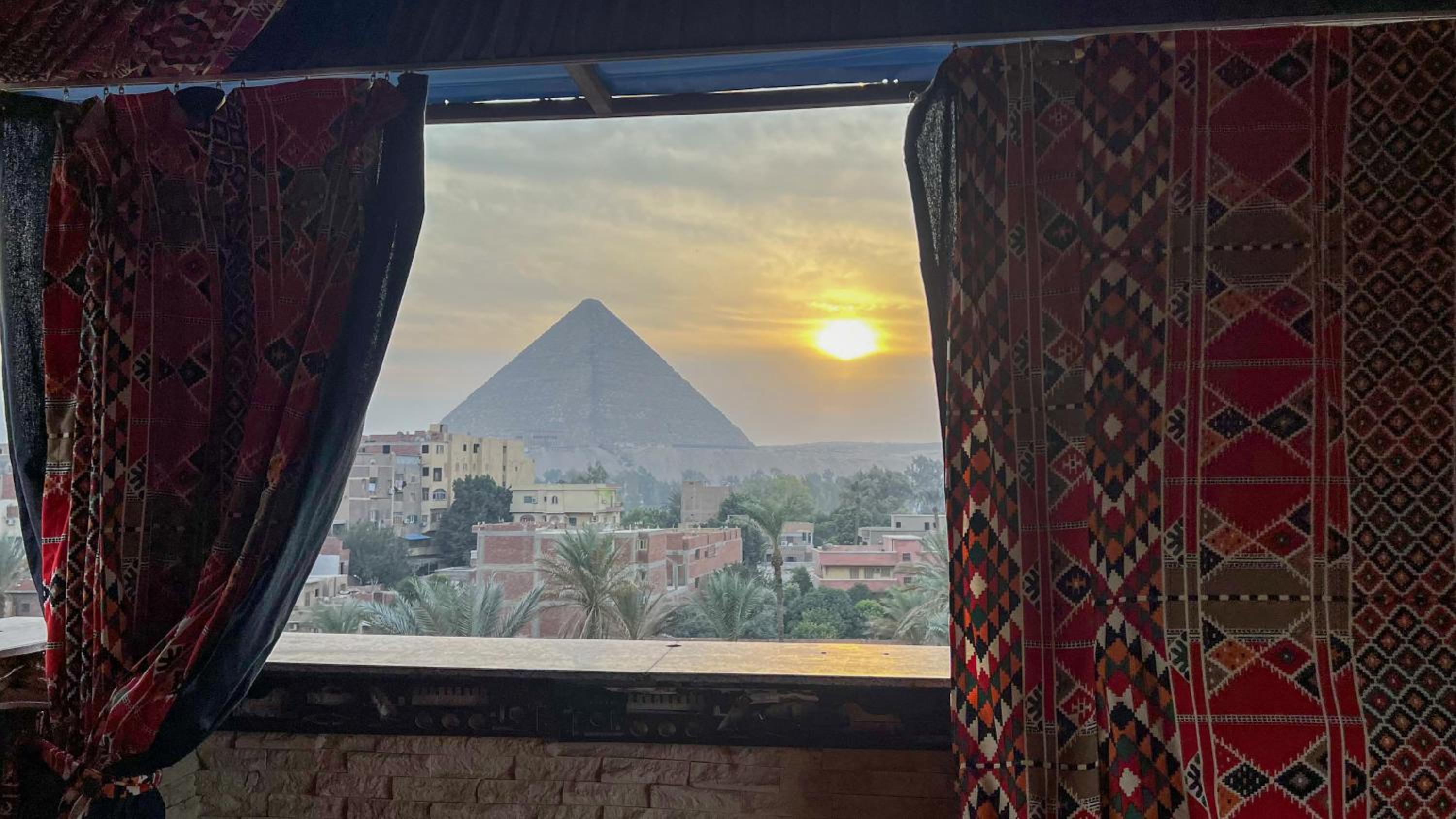 King Cheops Inn - Pyramid View