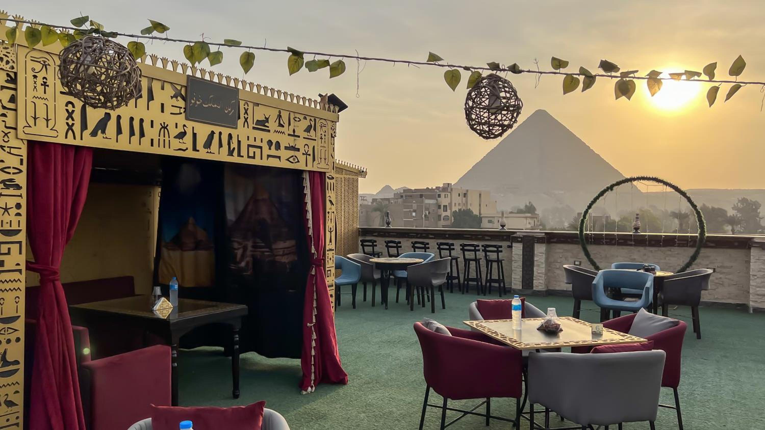 King Cheops Inn - Pyramid View