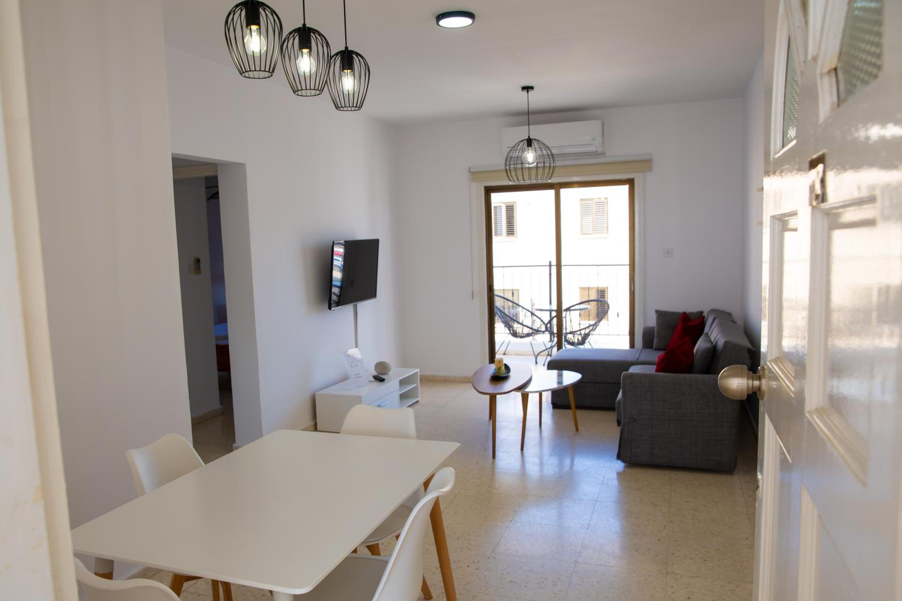 Modern 2bd appartment near mall- Internet 1Gbps