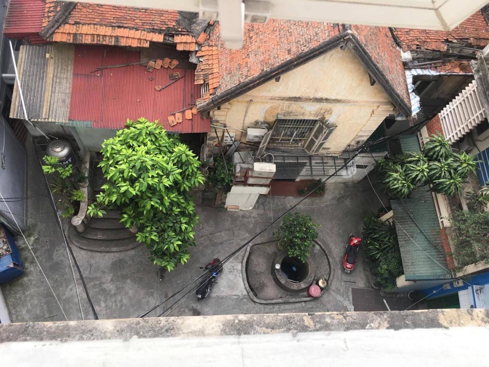 Studio Apartment filled with nature light near the Hanoi Opera House Căn hộ đầy đủ tiện nghi có thang máy gần Nhà Hát Lớn