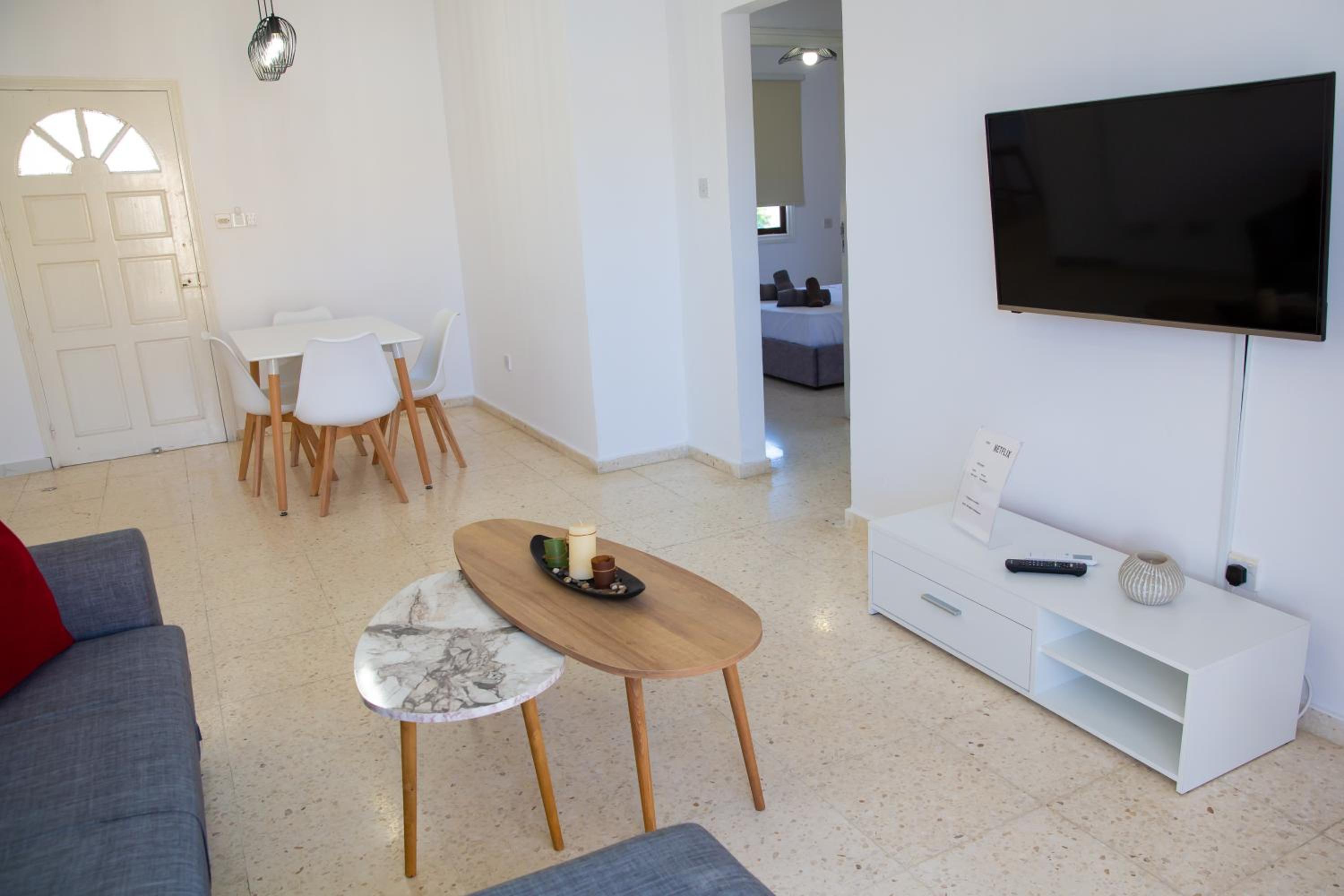 Modern 2bd appartment near mall- Internet 1Gbps