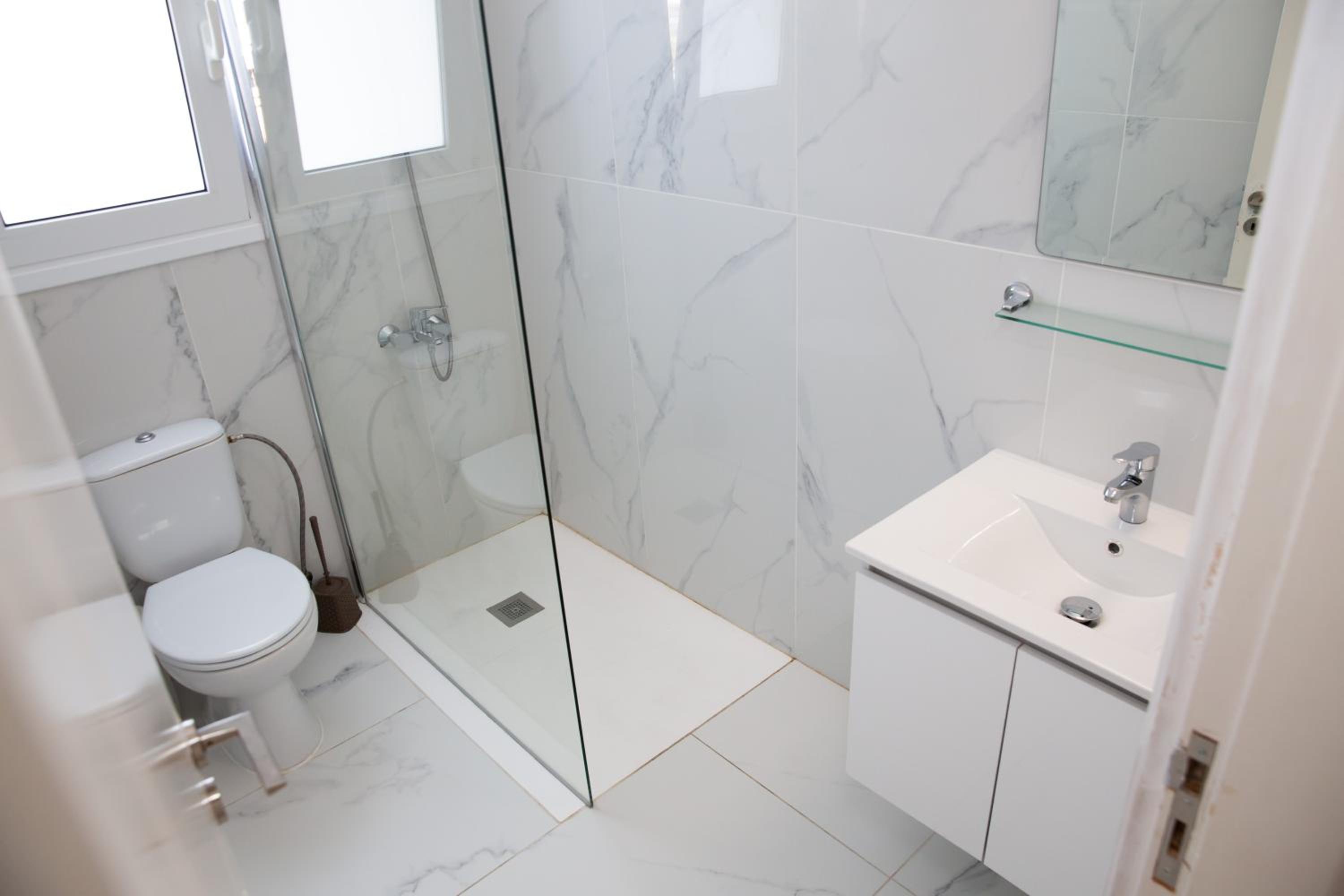 Modern 2bd appartment near mall- Internet 1Gbps