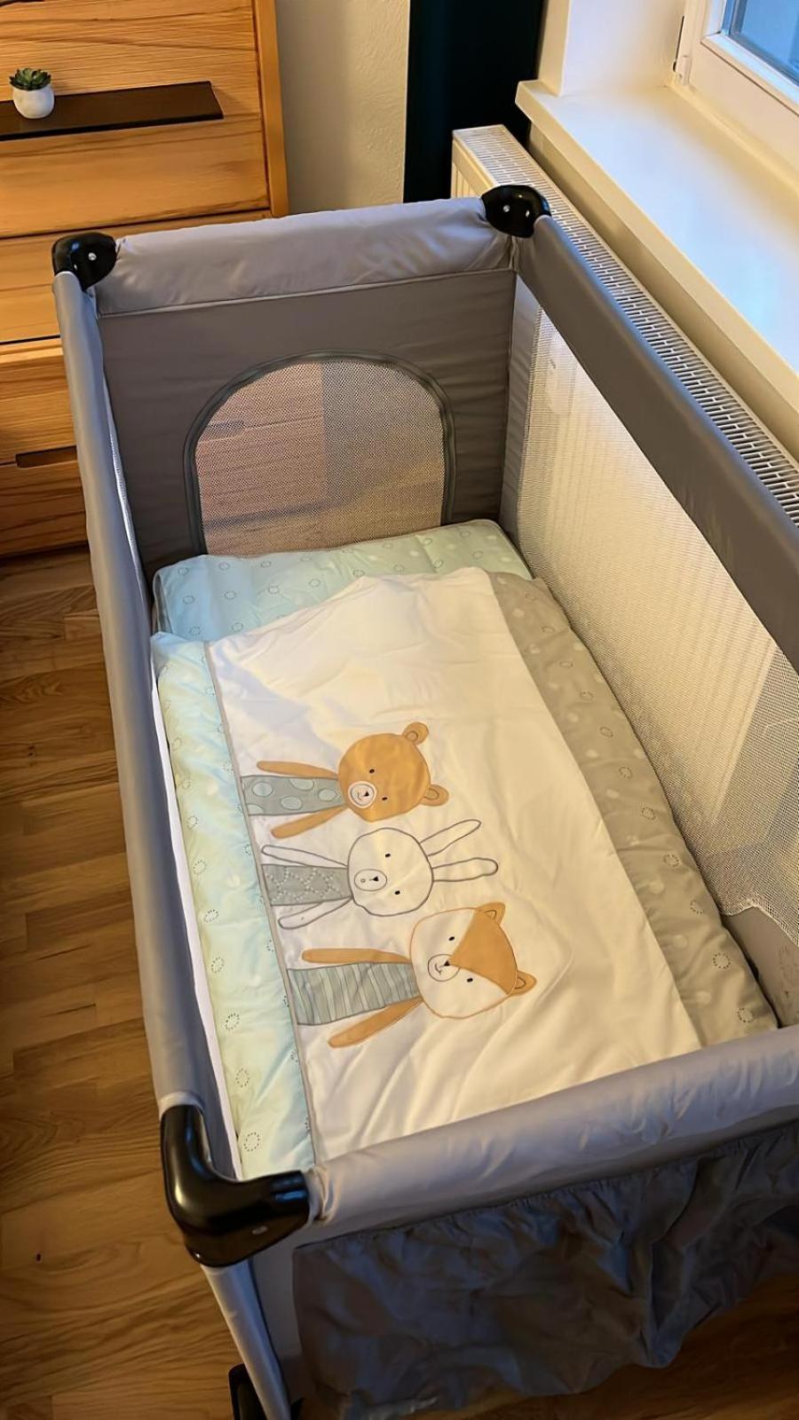 Chemnitz Saxonia HomeDeLuxe Hochwertige 50qm 2-Zimmer-Ferienwohnung mit privaten Kfz Parkplatz Stellplatz mit MWSt-Rechnung mit XXL Hülsta Bett & Etagenbet