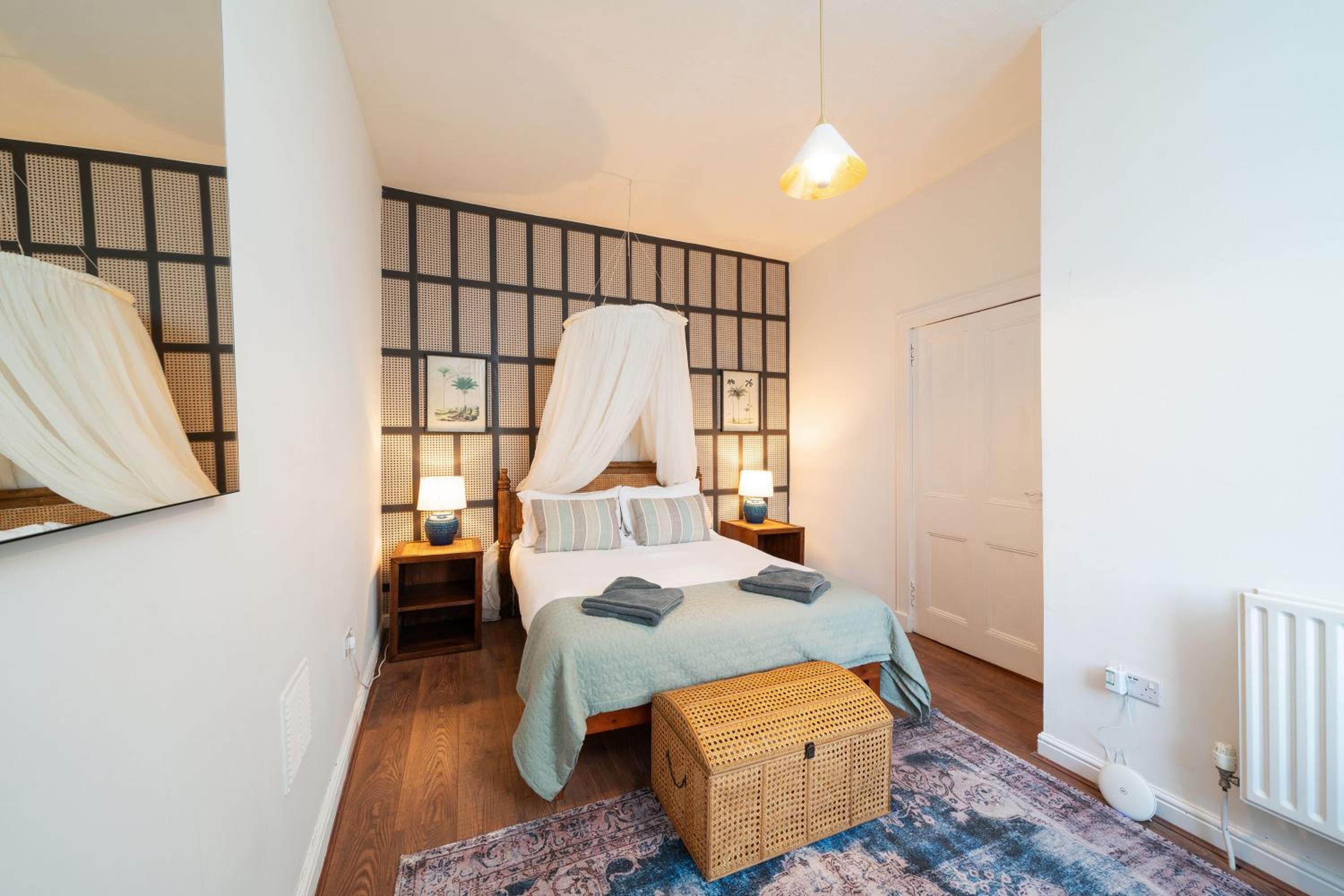 Central Apartments - Colonial view 5
