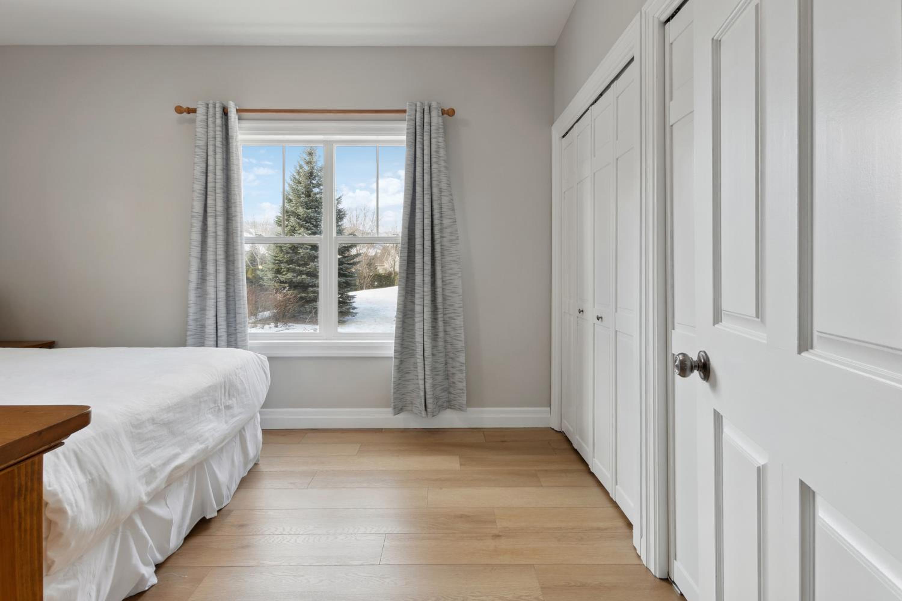 3BR Snowbridge Chalet in Blue with Golf Course View
