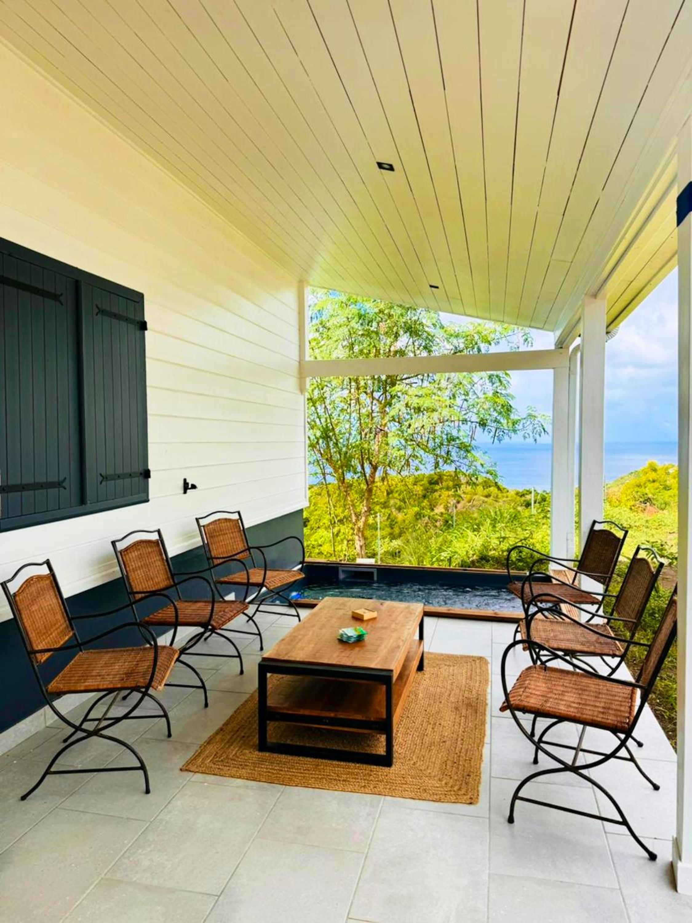 Villa élégante avec vue sur mer et montagne au Carbet view 3