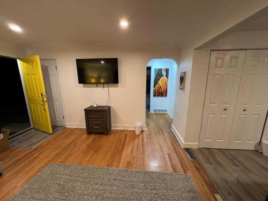 2 bedroom in Denver, Centralized view 2