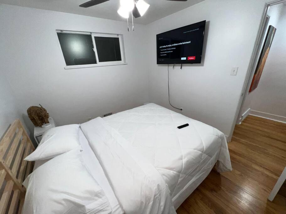 2 bedroom in Denver, Centralized view 4