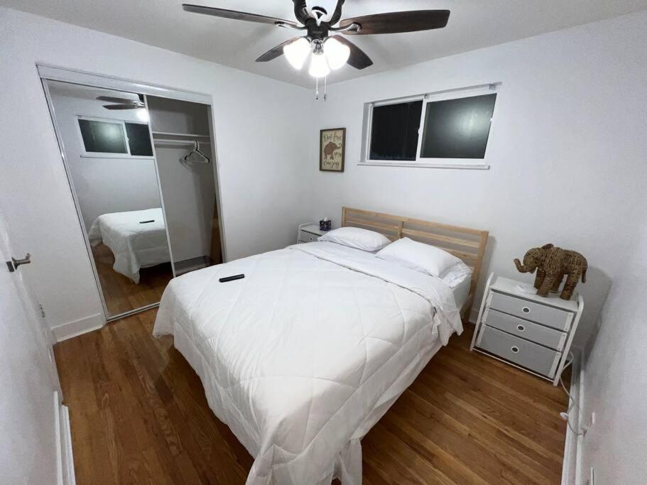 2 bedroom in Denver, Centralized view 5