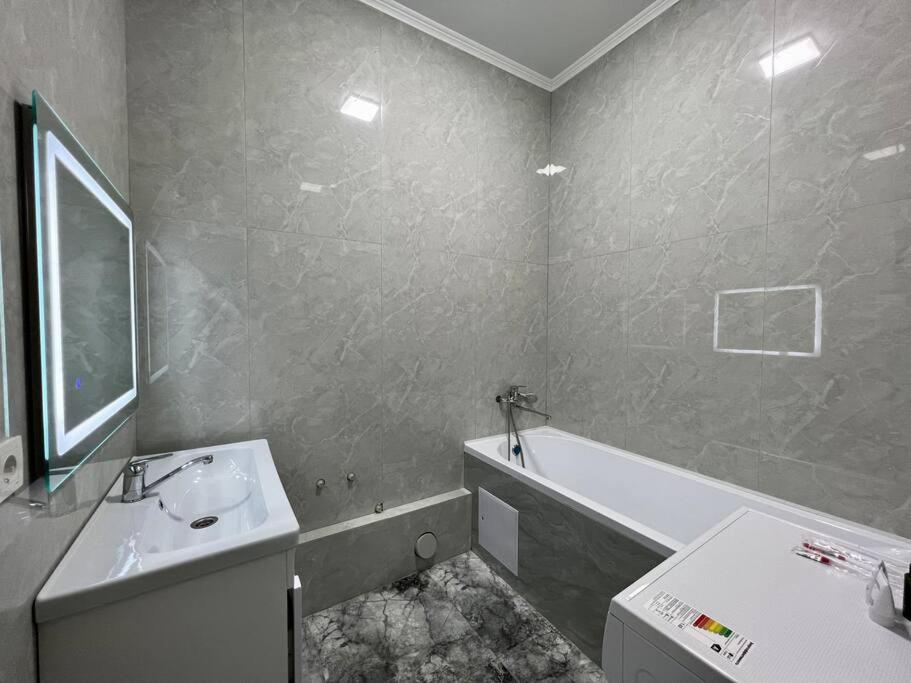 Family suite with Mountain View view 3