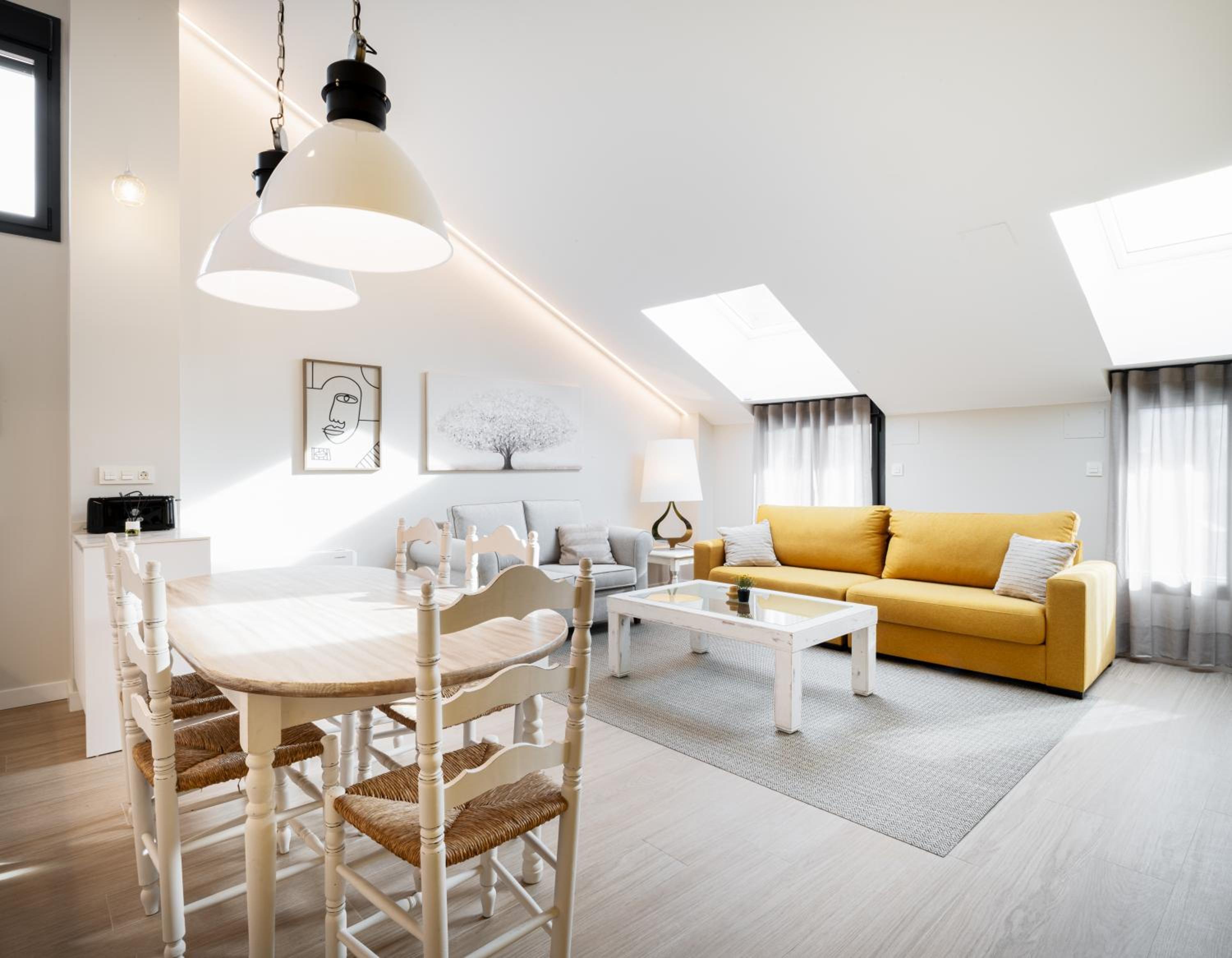 Apartamentos Torre del Reloj