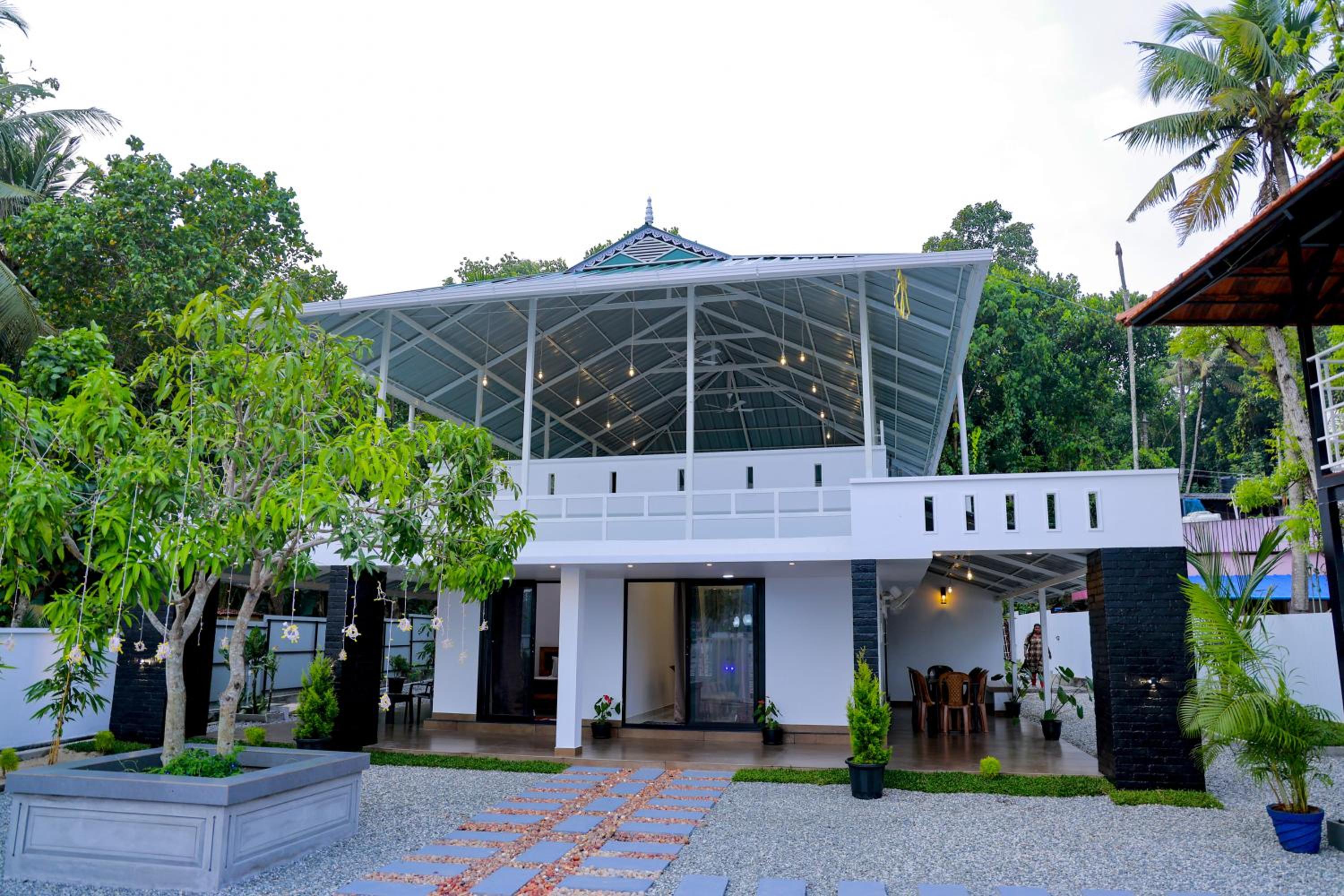 LOVESHORE Homestay