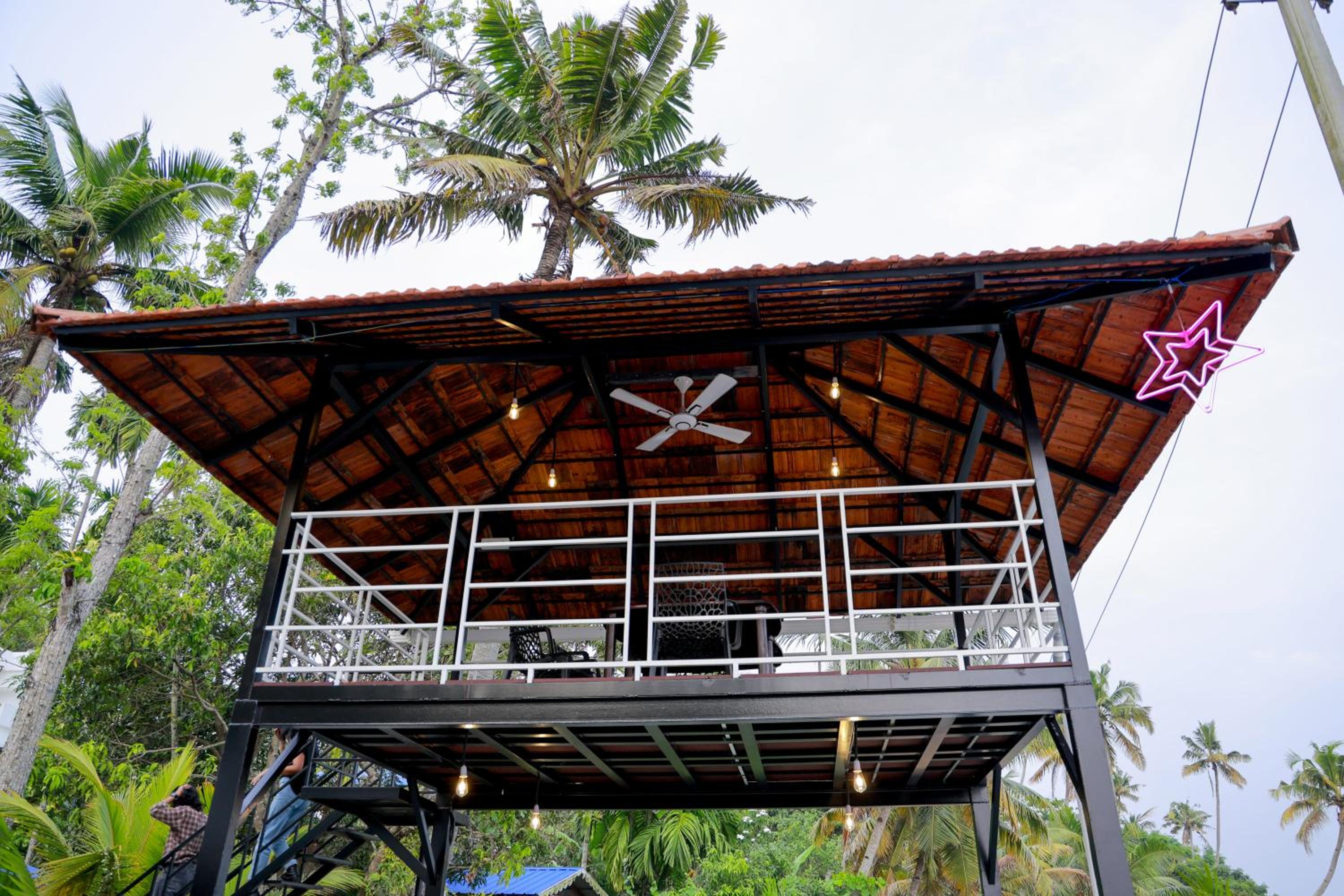 LOVESHORE Homestay