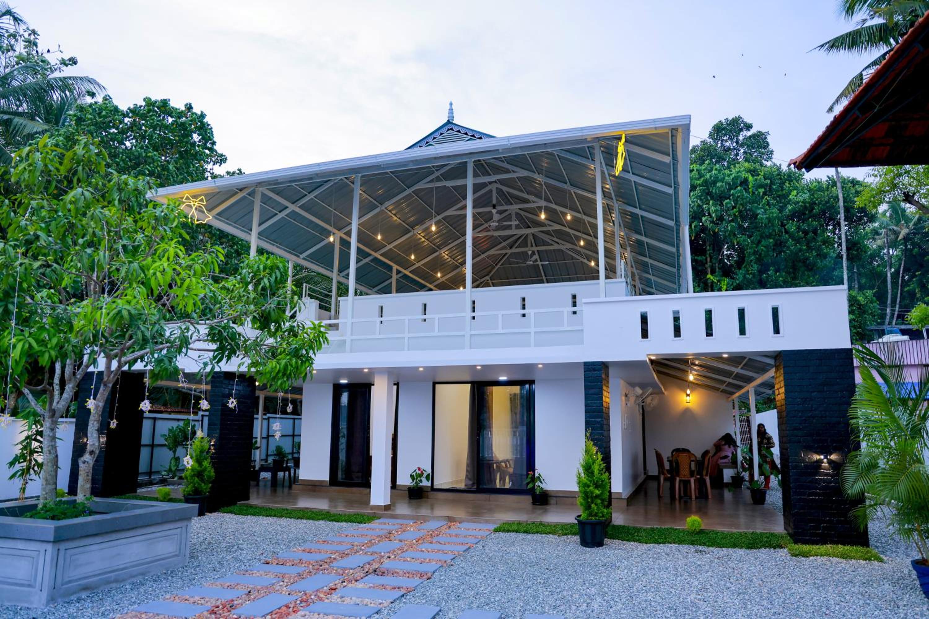 LOVESHORE Homestay