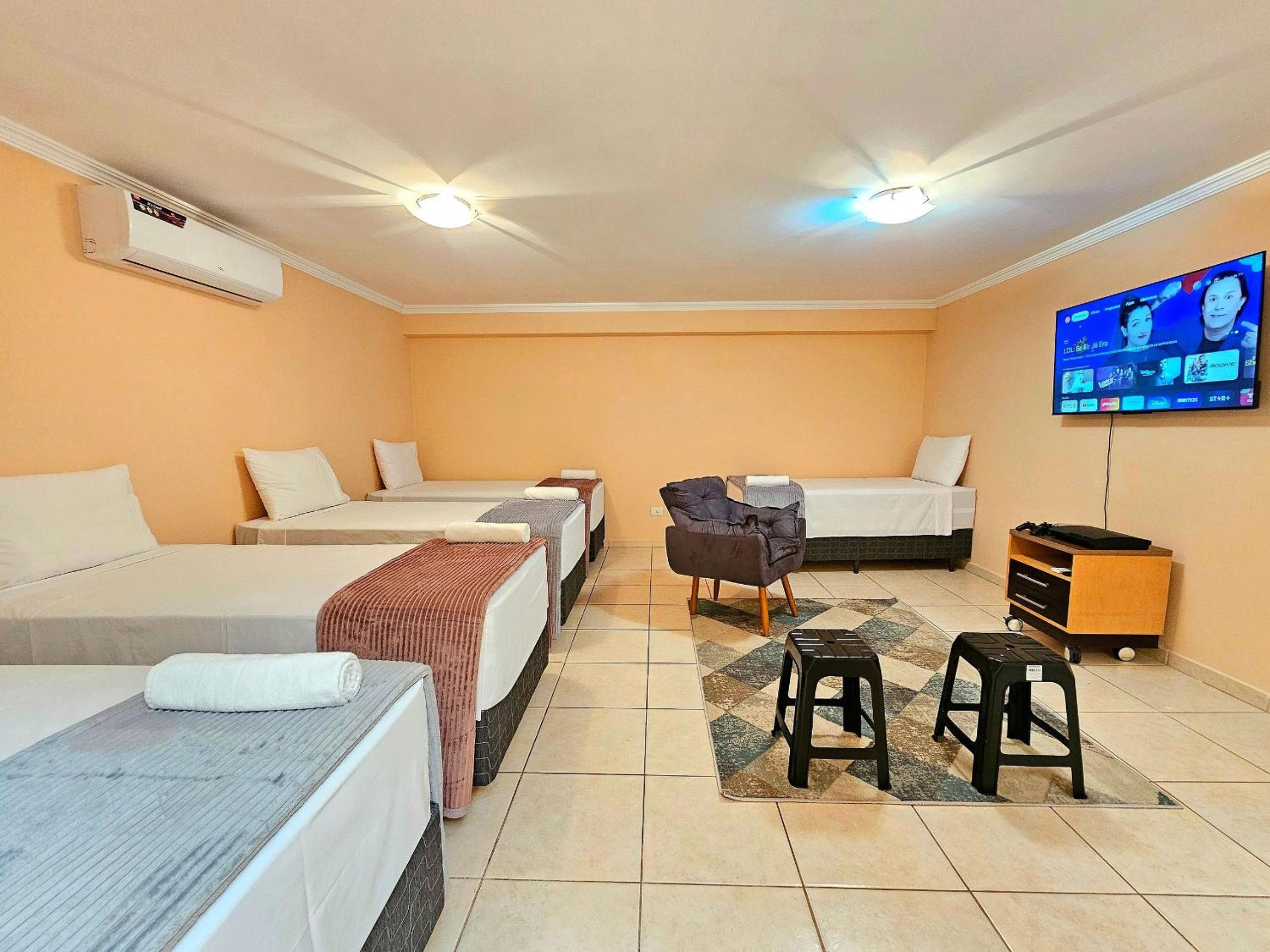 Casa 4 quartos Piscina prox Paraguai e Itaipu