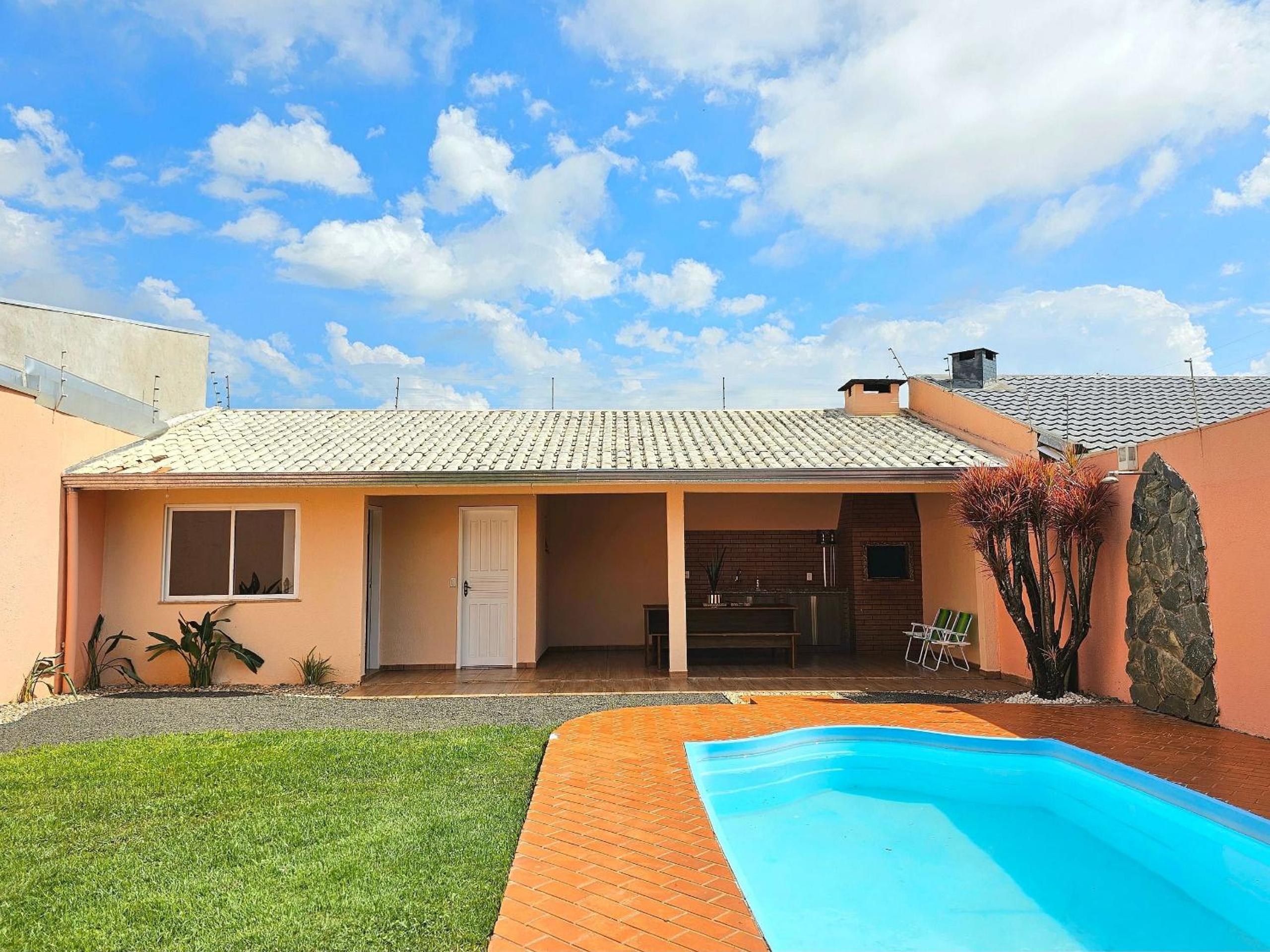 Casa 4 quartos Piscina prox Paraguai e Itaipu