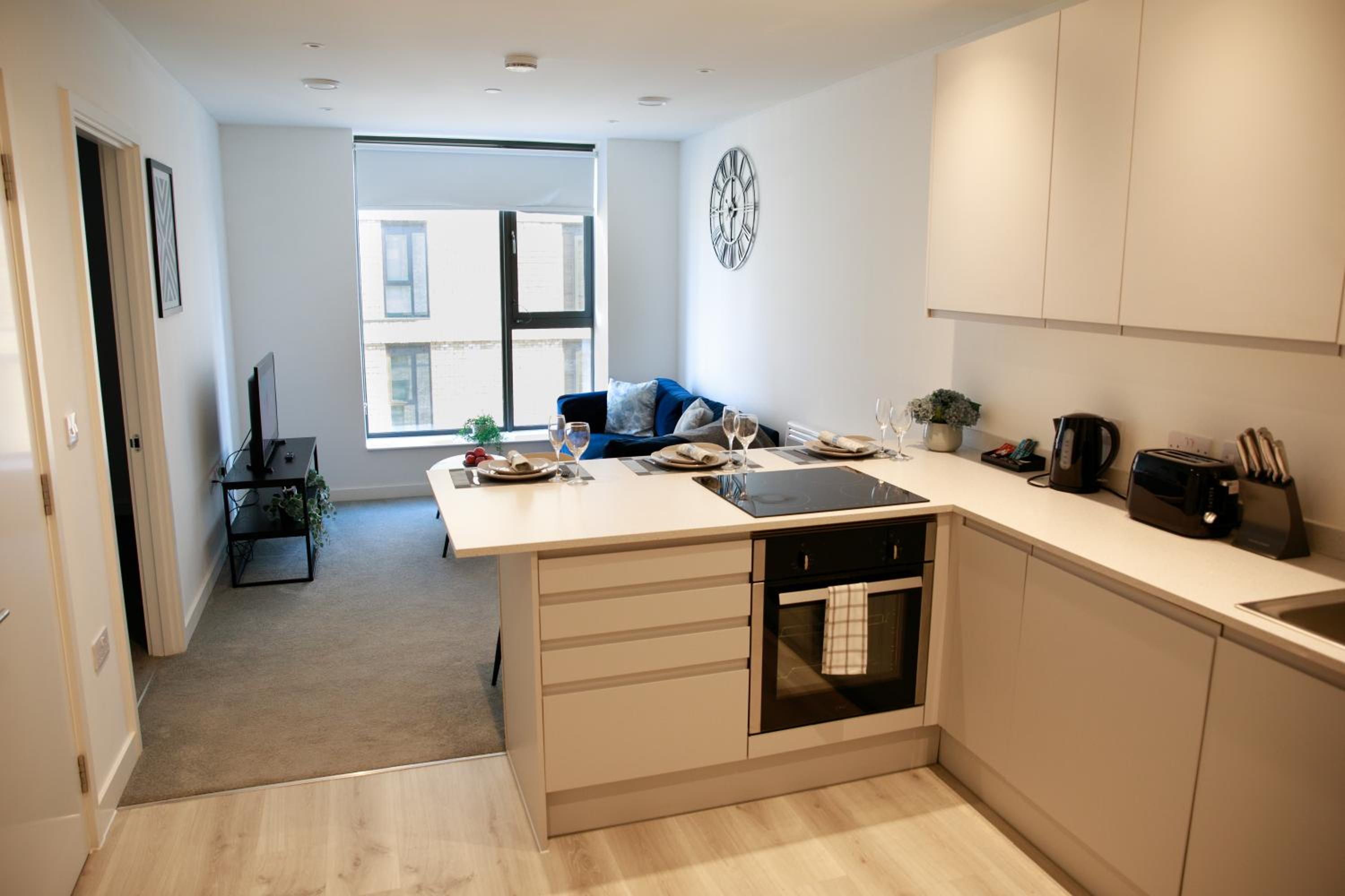 Trafford Suite Modern 1 bed with cinema room view 4