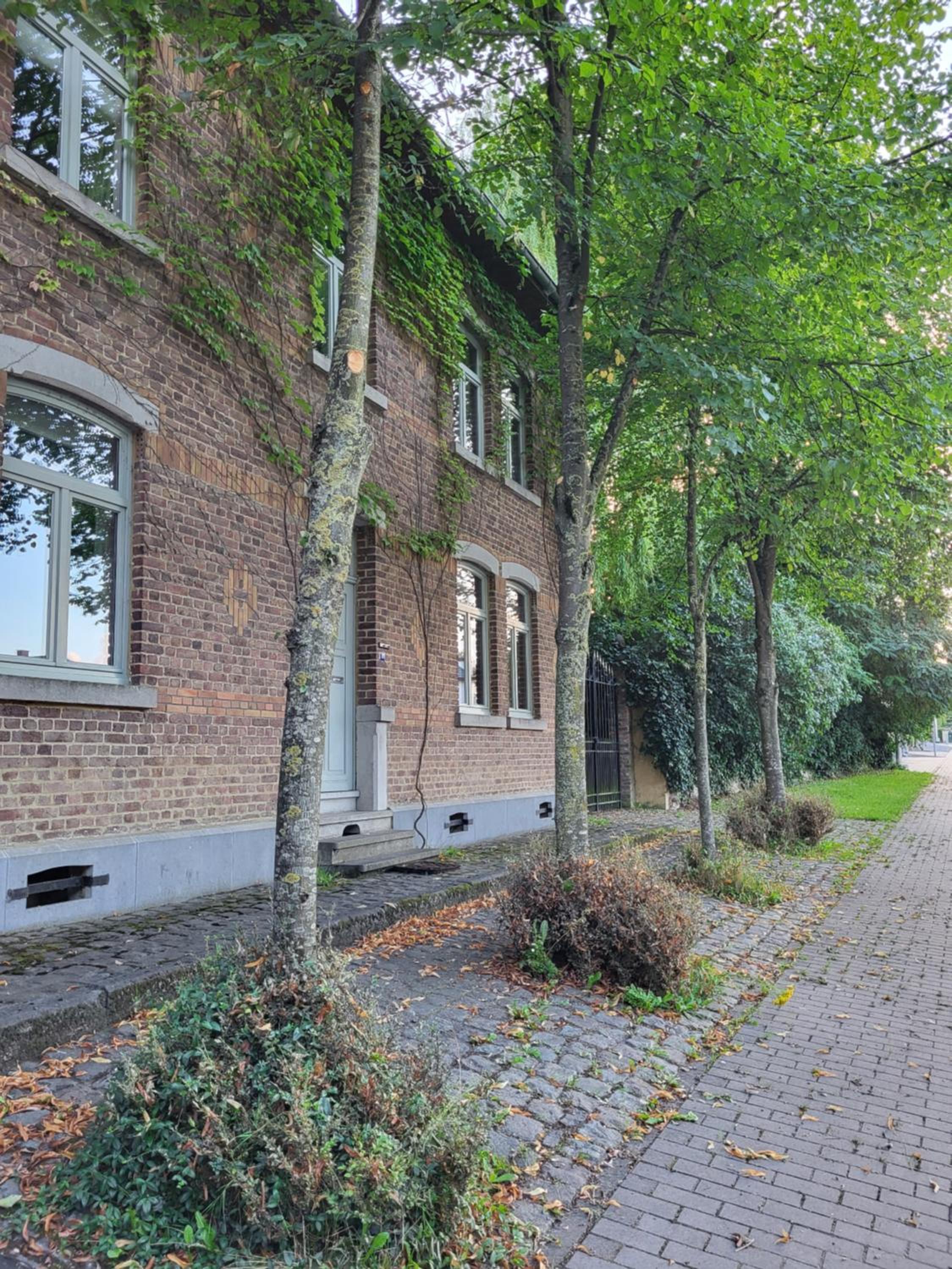 Charming and cosy ART DECO house in old historic farm with private natural pool and gardens with hiking and cycling trails nearby
