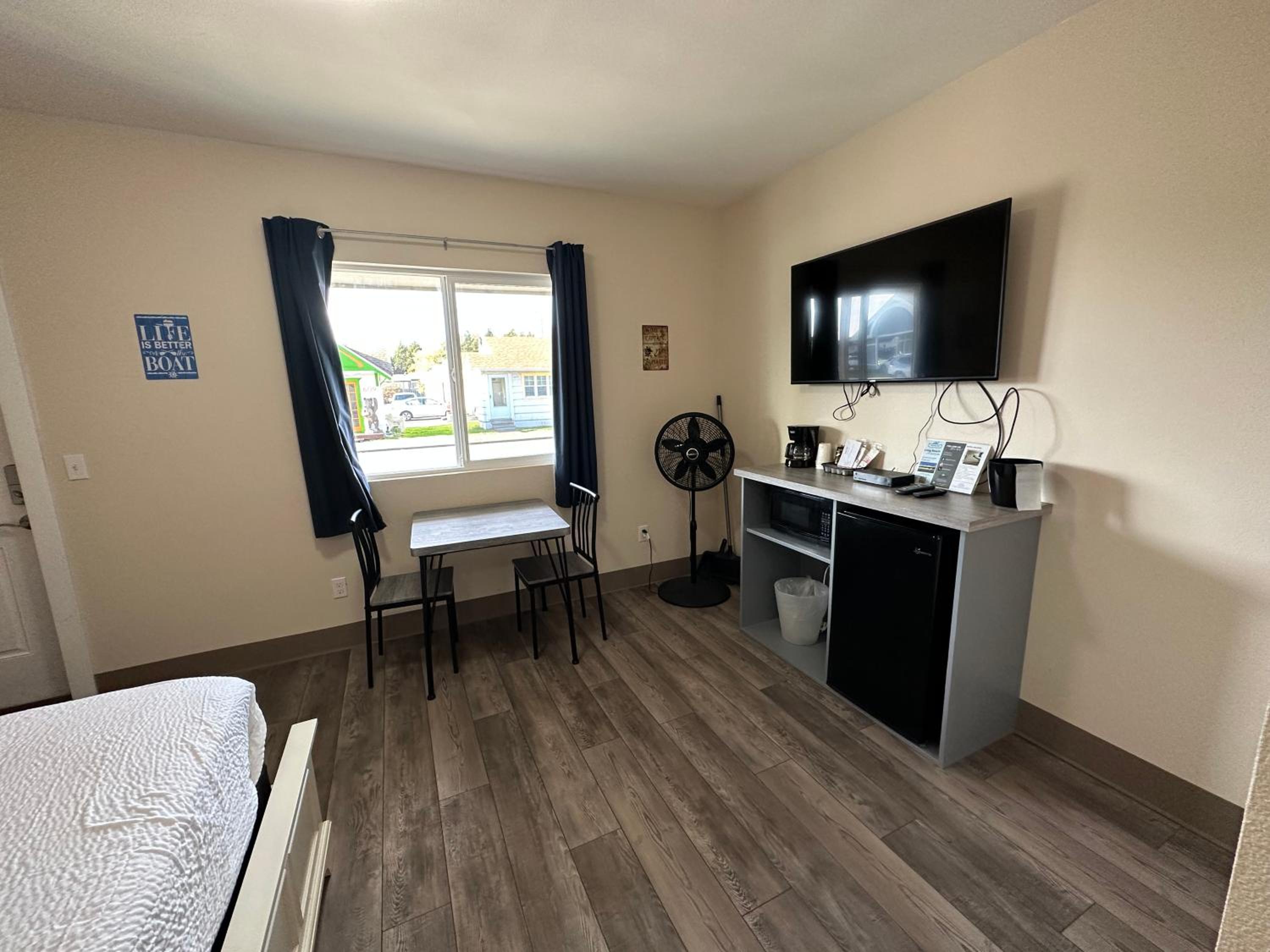 Coastal Inn and Suites