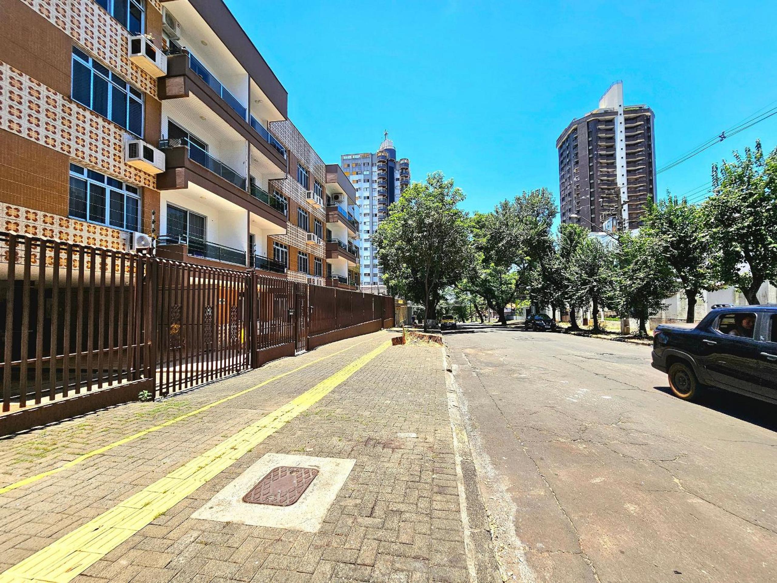 Apt Centro de Foz, para até 8 pessoas com garagem