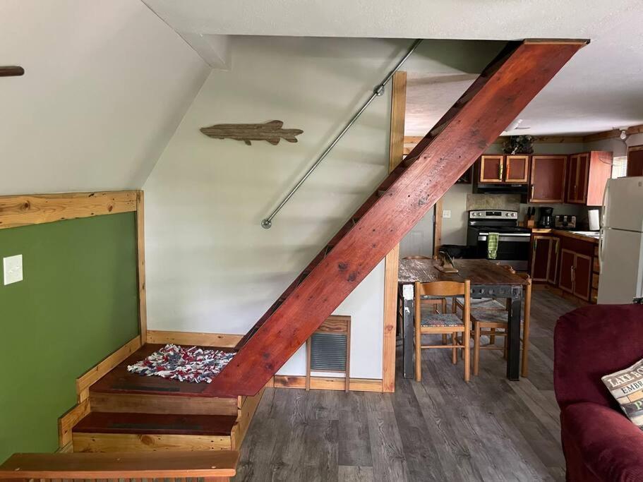 Musky Hideaway Cabin