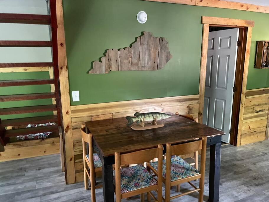 Musky Hideaway Cabin