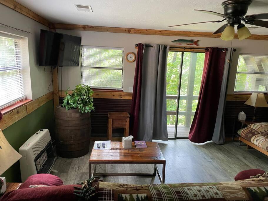 Musky Hideaway Cabin
