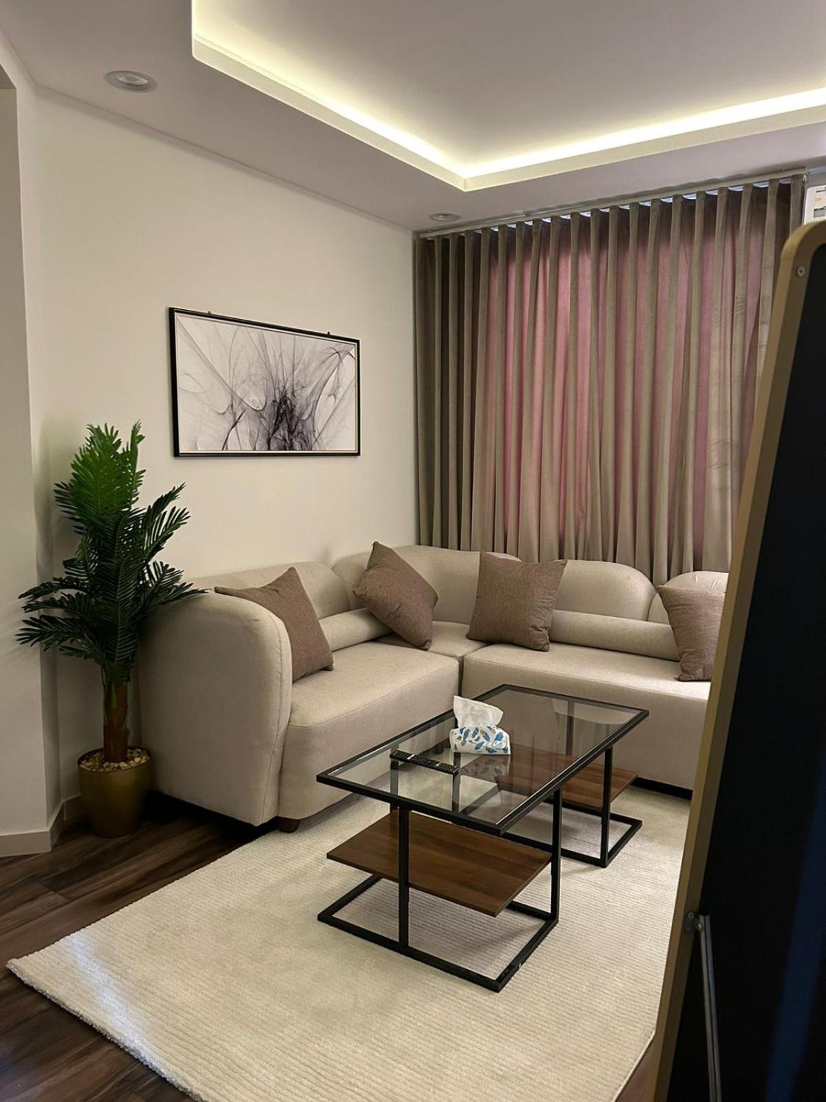 Apartment 1 bedroom with self entry