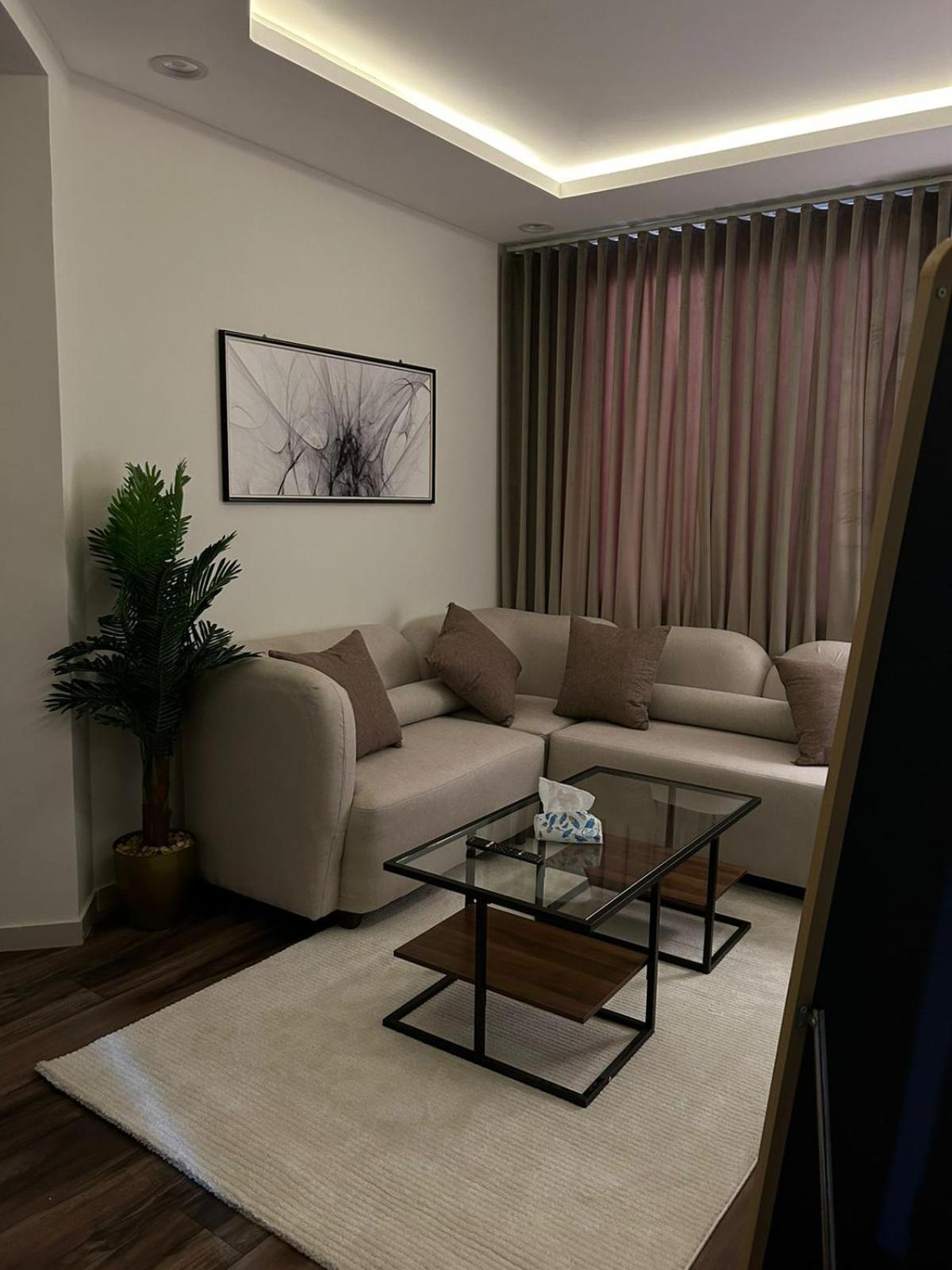 Apartment 1 bedroom with self entry
