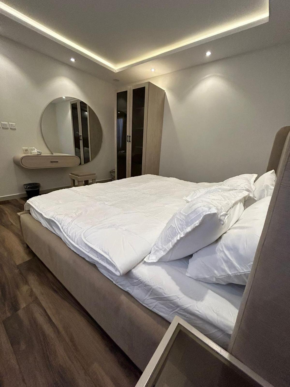 Apartment 1 bedroom with self entry