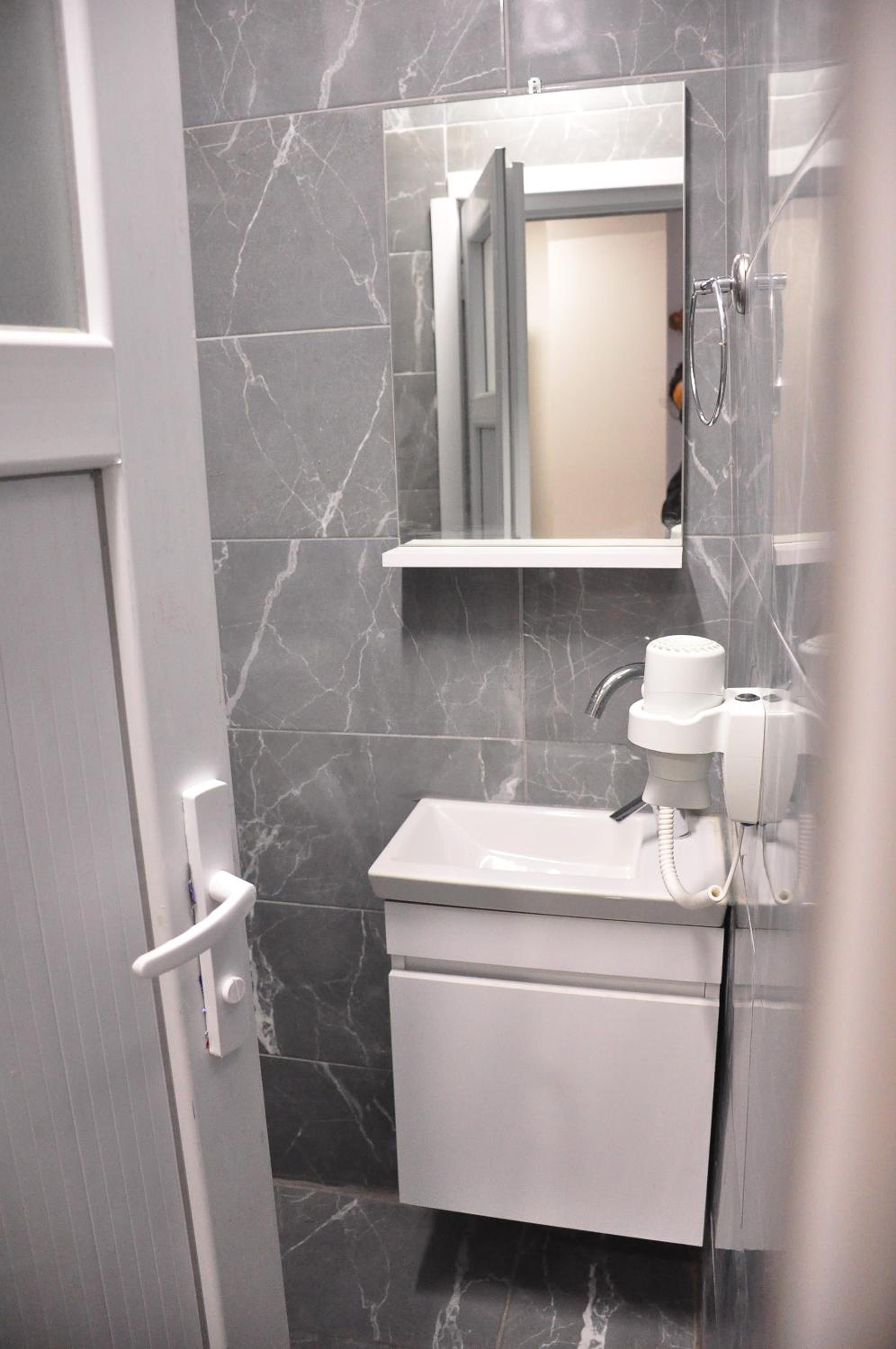 Navan Otel - Image 8