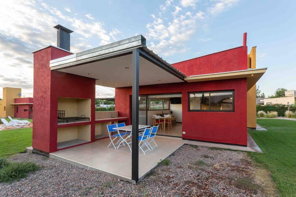 Estancia Yolanda C2 - by Inside