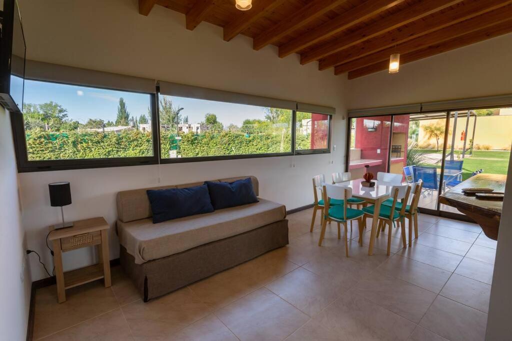 Estancia Yolanda C2 - by Inside