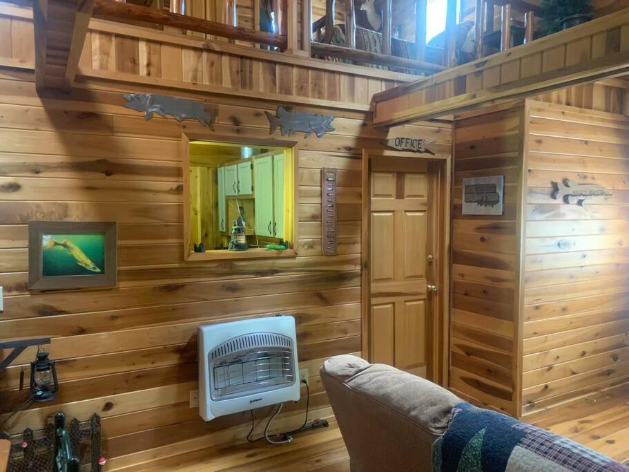 Lofty Musky Cabin near Cave Run view 3