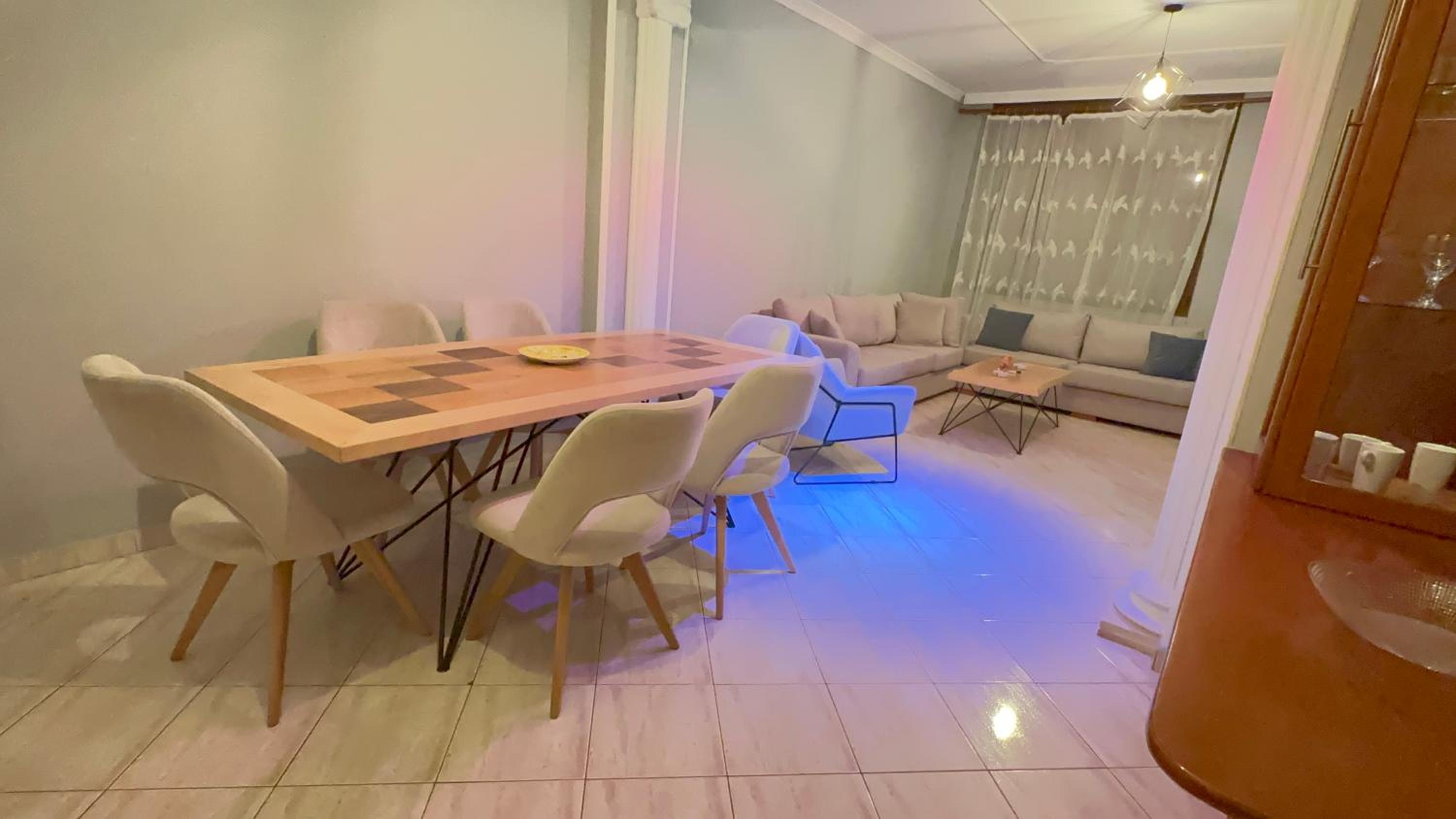 DIORAs Apartment.