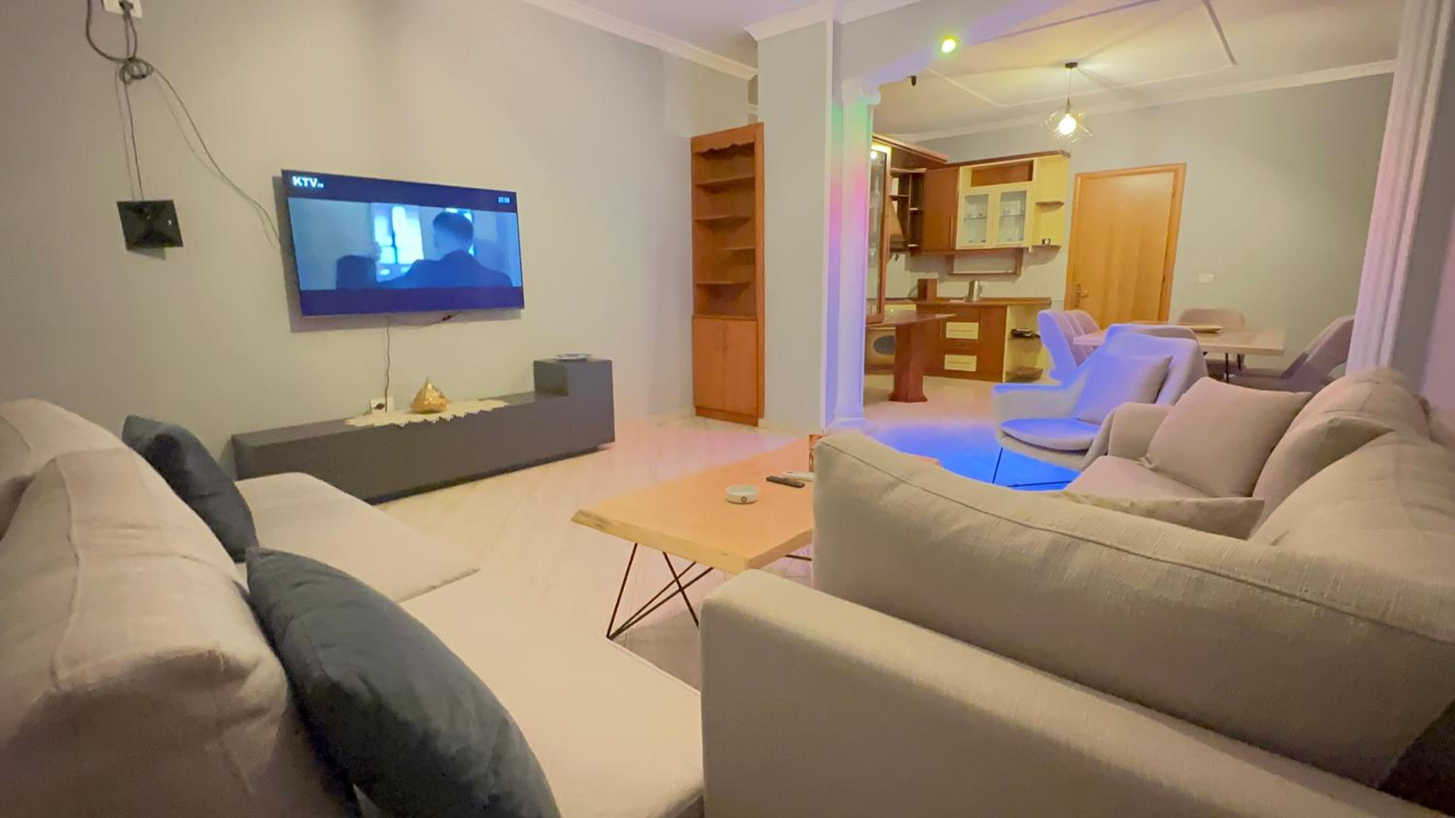DIORAs Apartment.