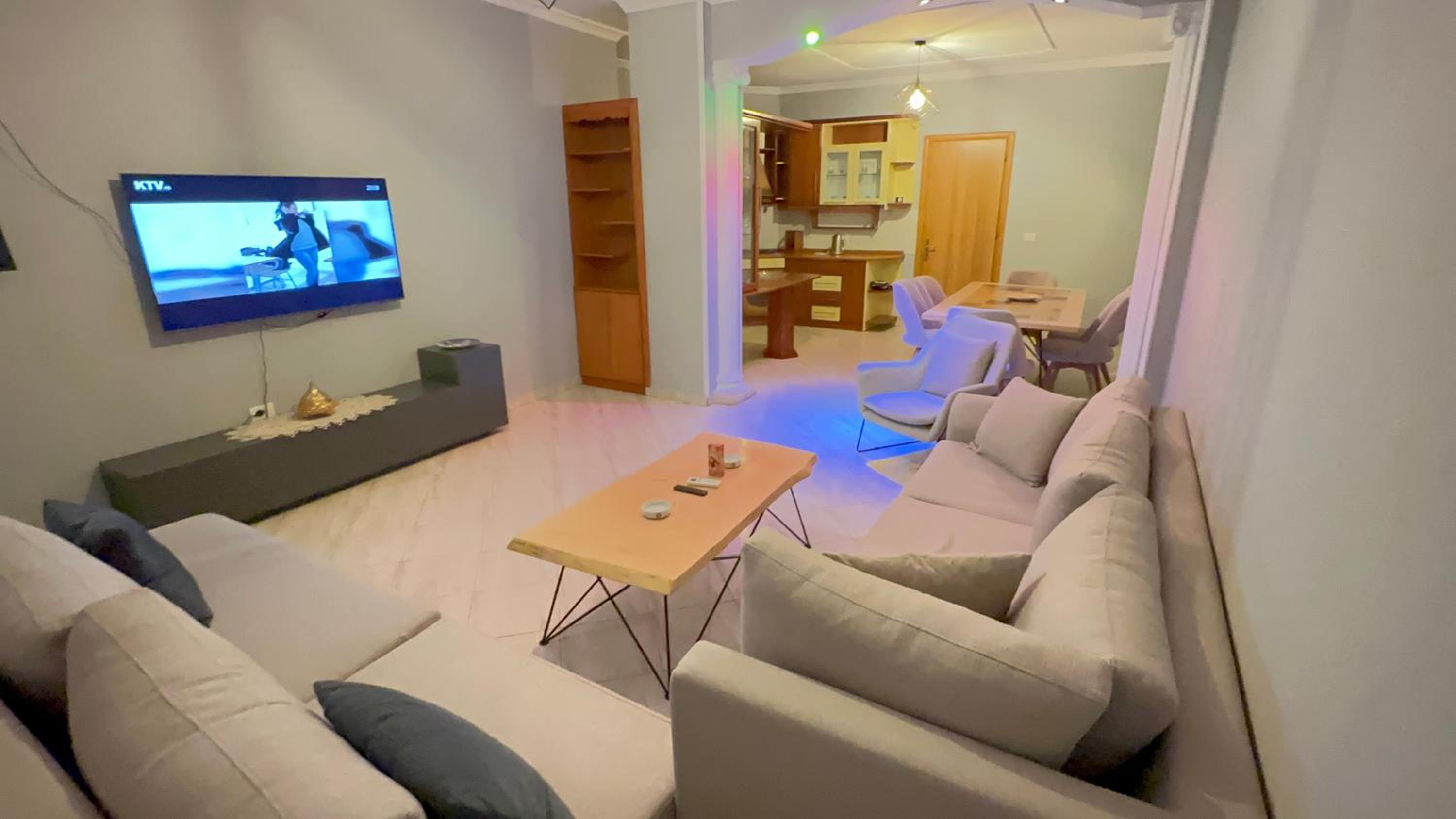 DIORAs Apartment.