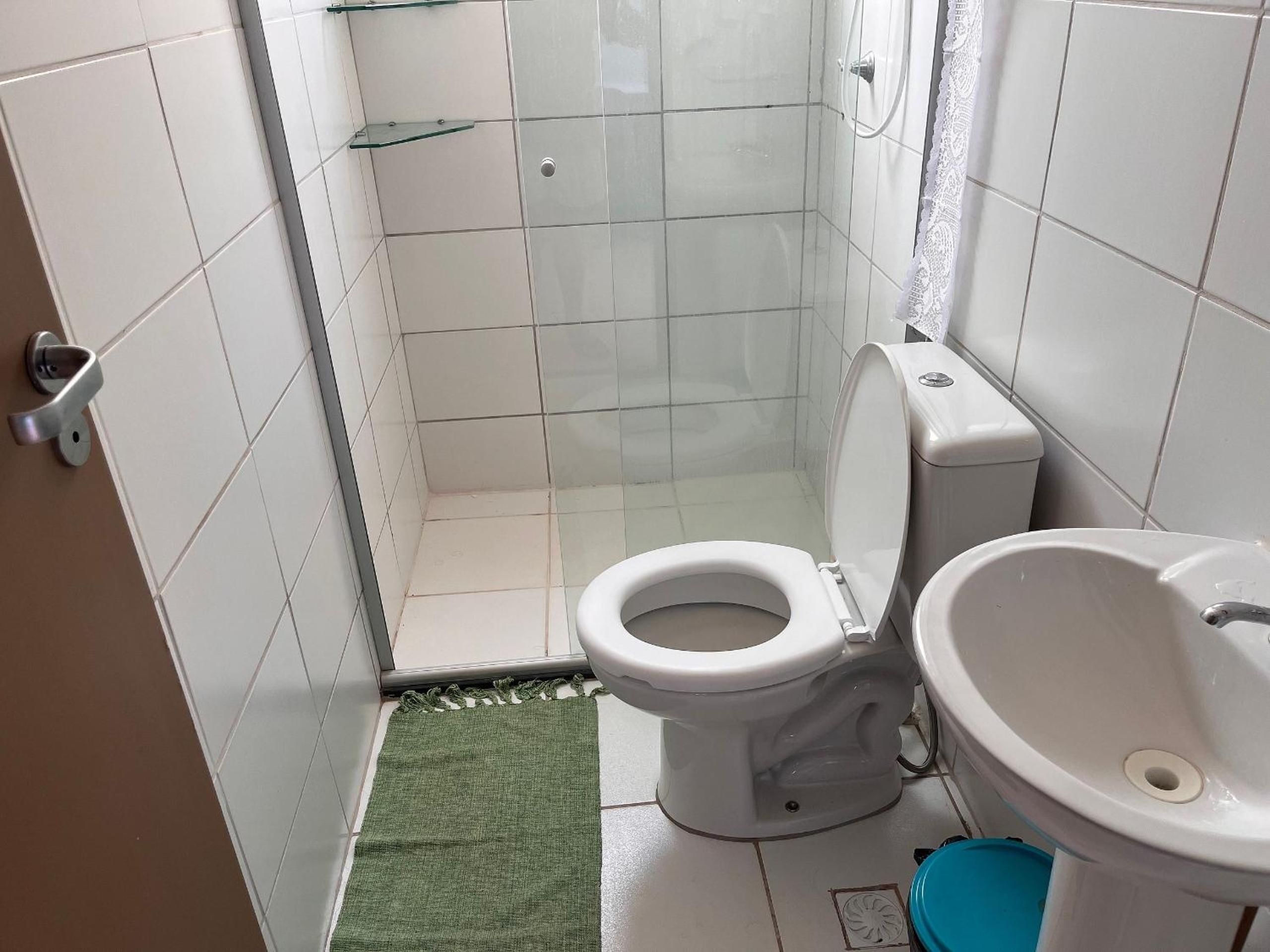 Quarto confortável privativo DF