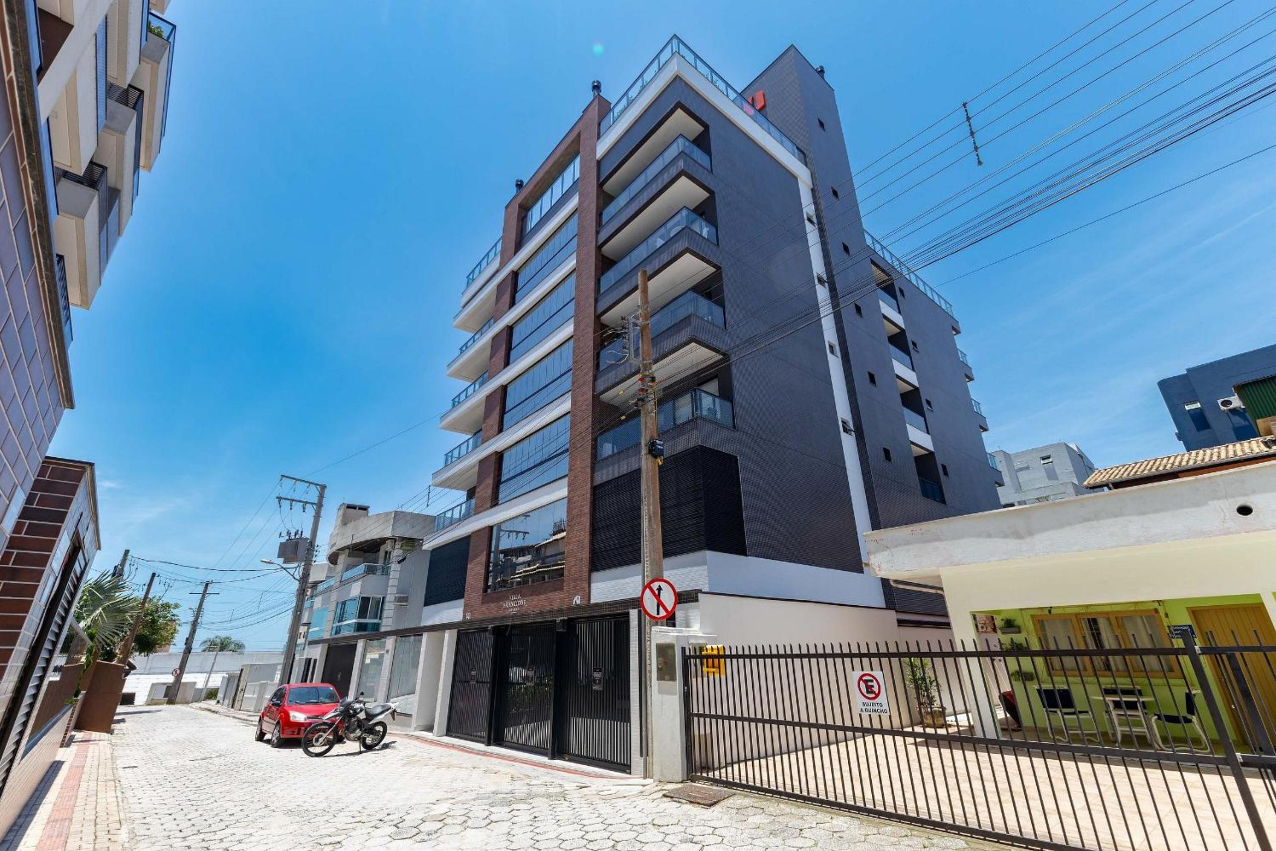 Luxuoso Loft em Condomínio com Piscina a 150m do Mar