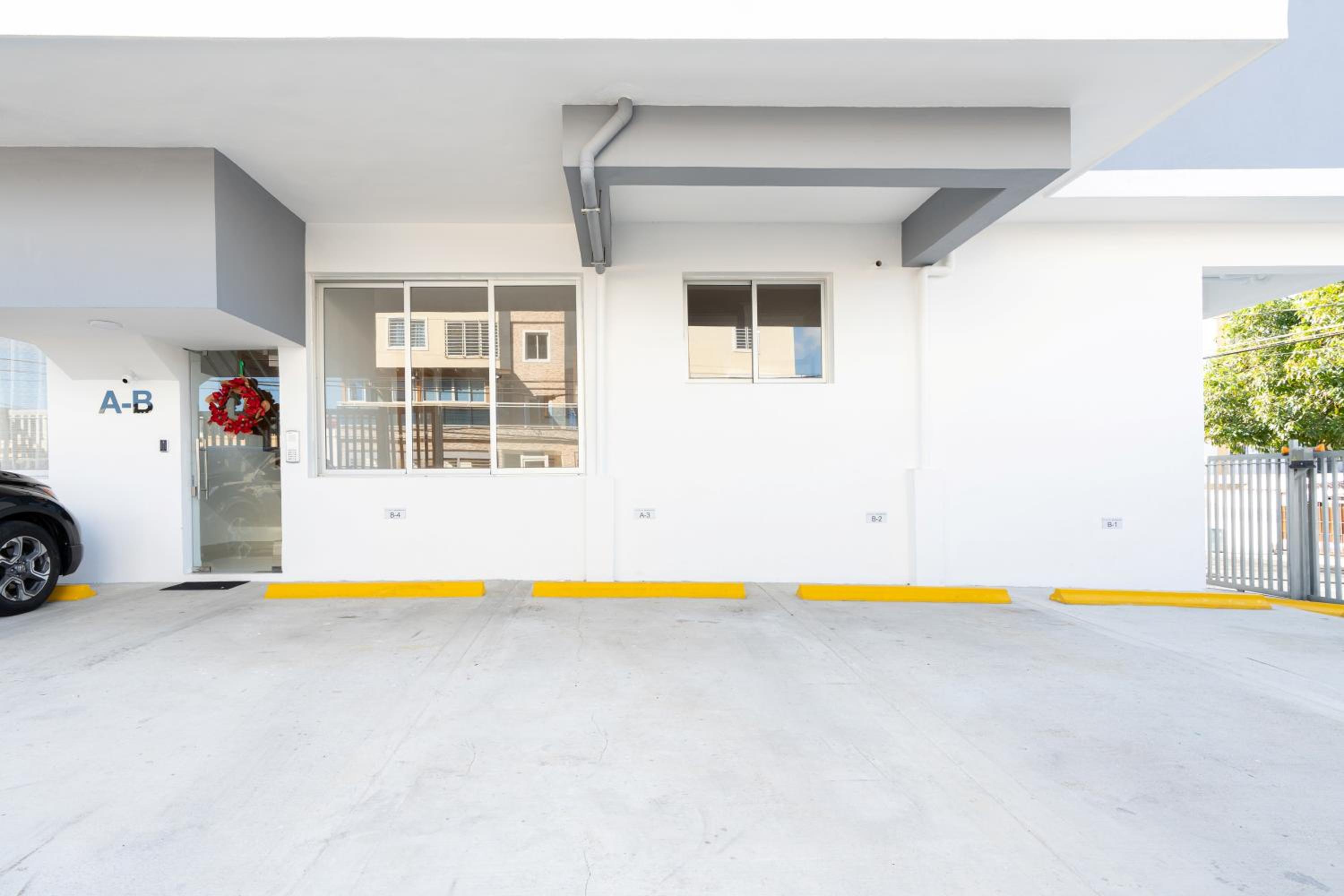 Spectacular Condo Near Colonial Zone