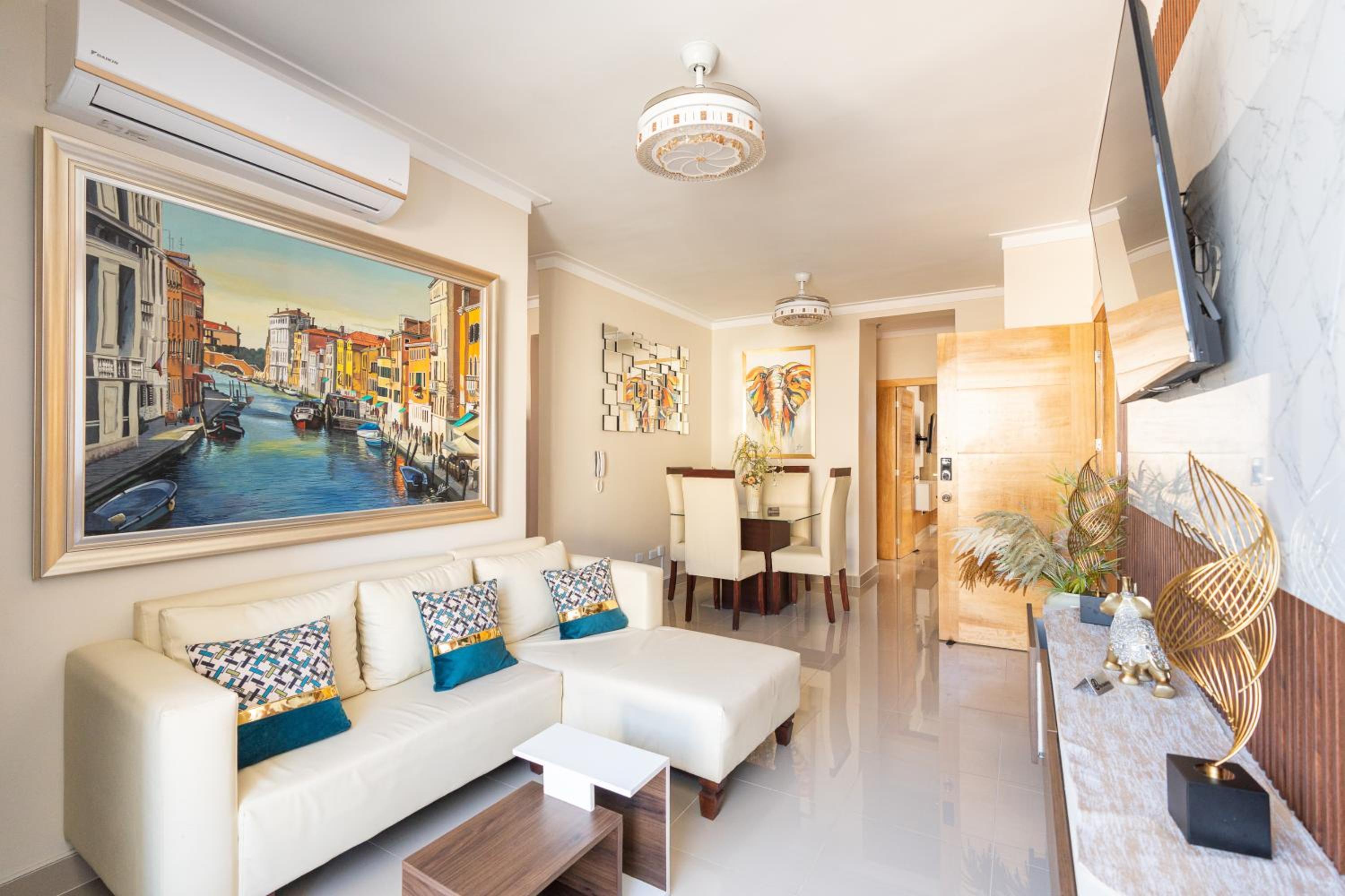 Spectacular Condo Near Colonial Zone
