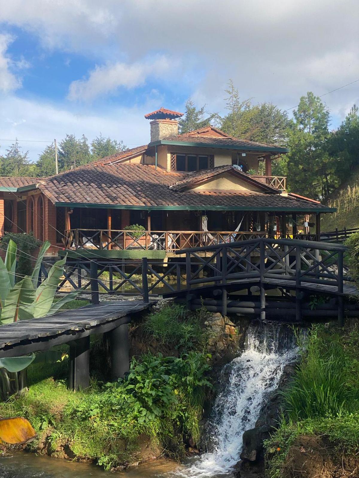 EL LAGO HOTEL