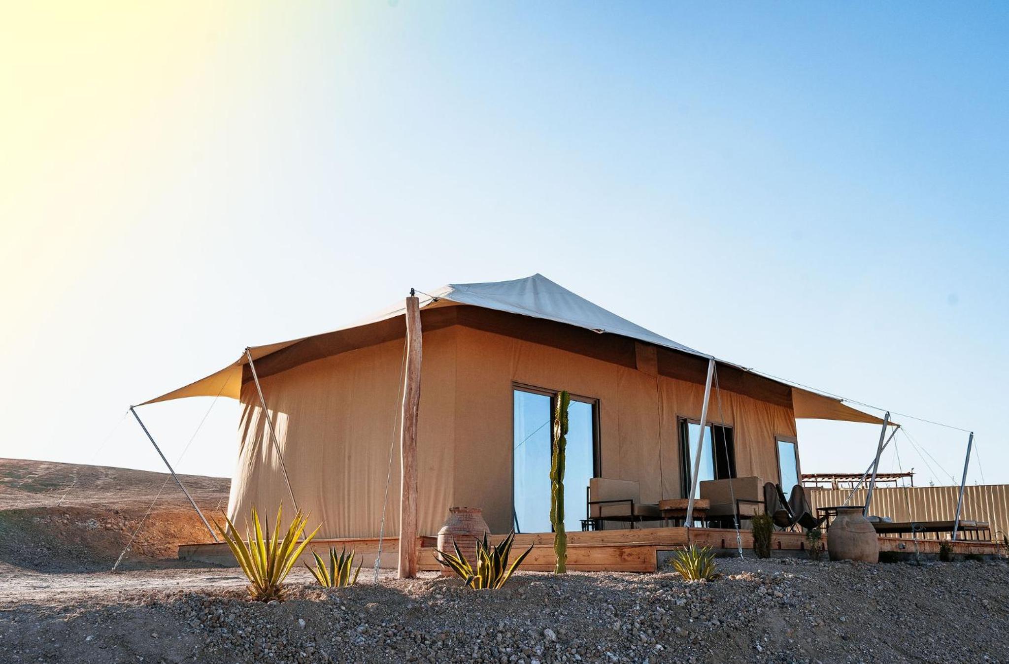 Hotel Inara Camp - Image 1