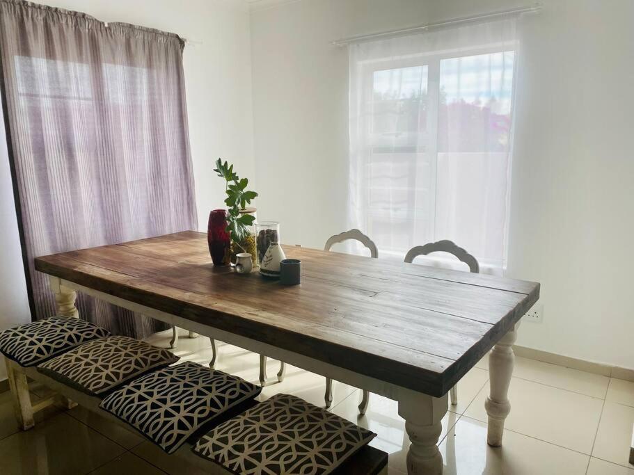 West Coast comfortable stays view 4
