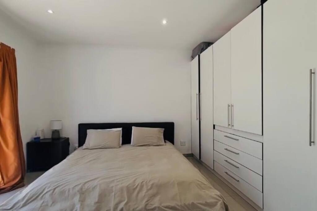 West Coast comfortable stays view 5